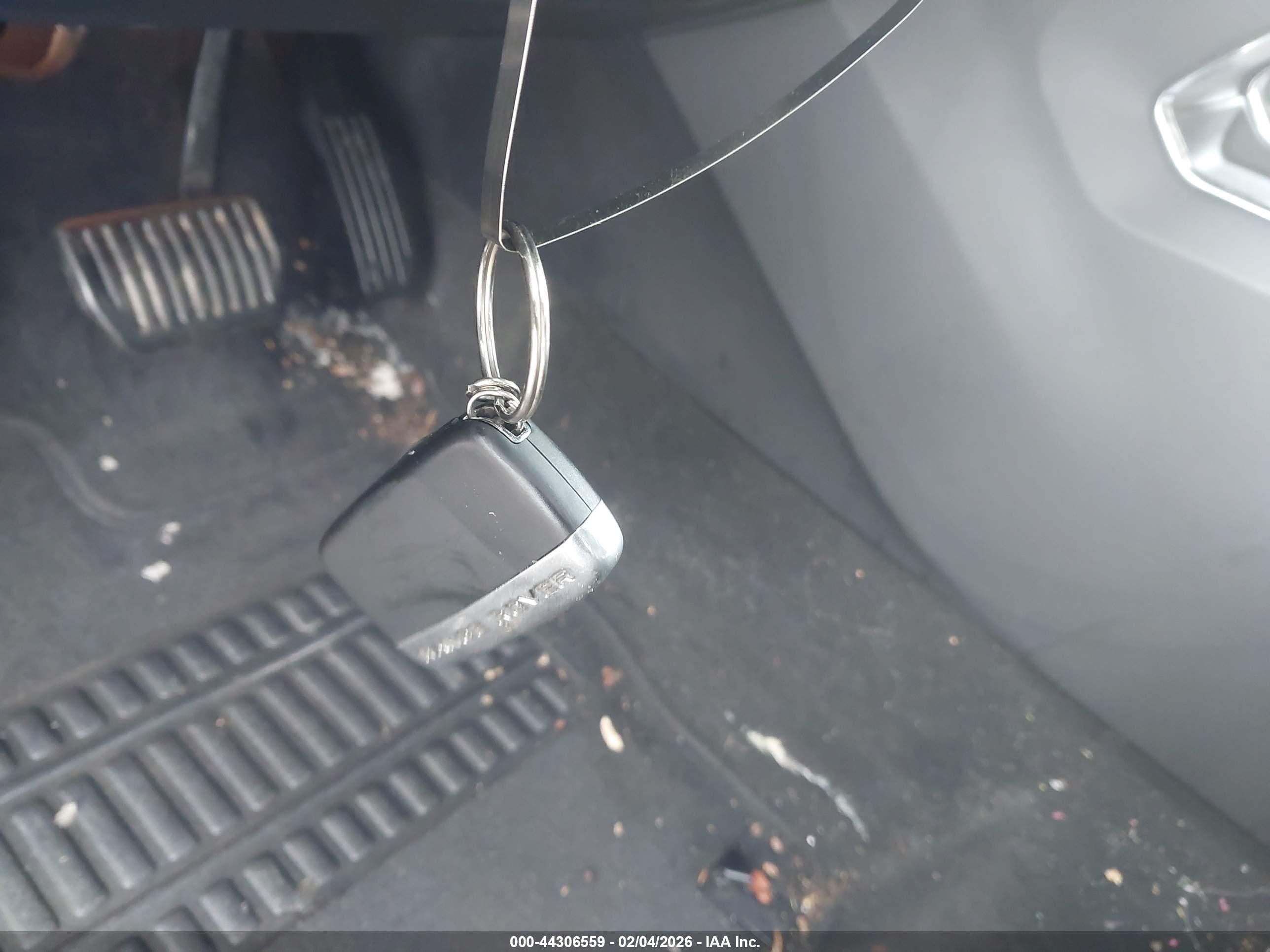 LAND ROVER image 11