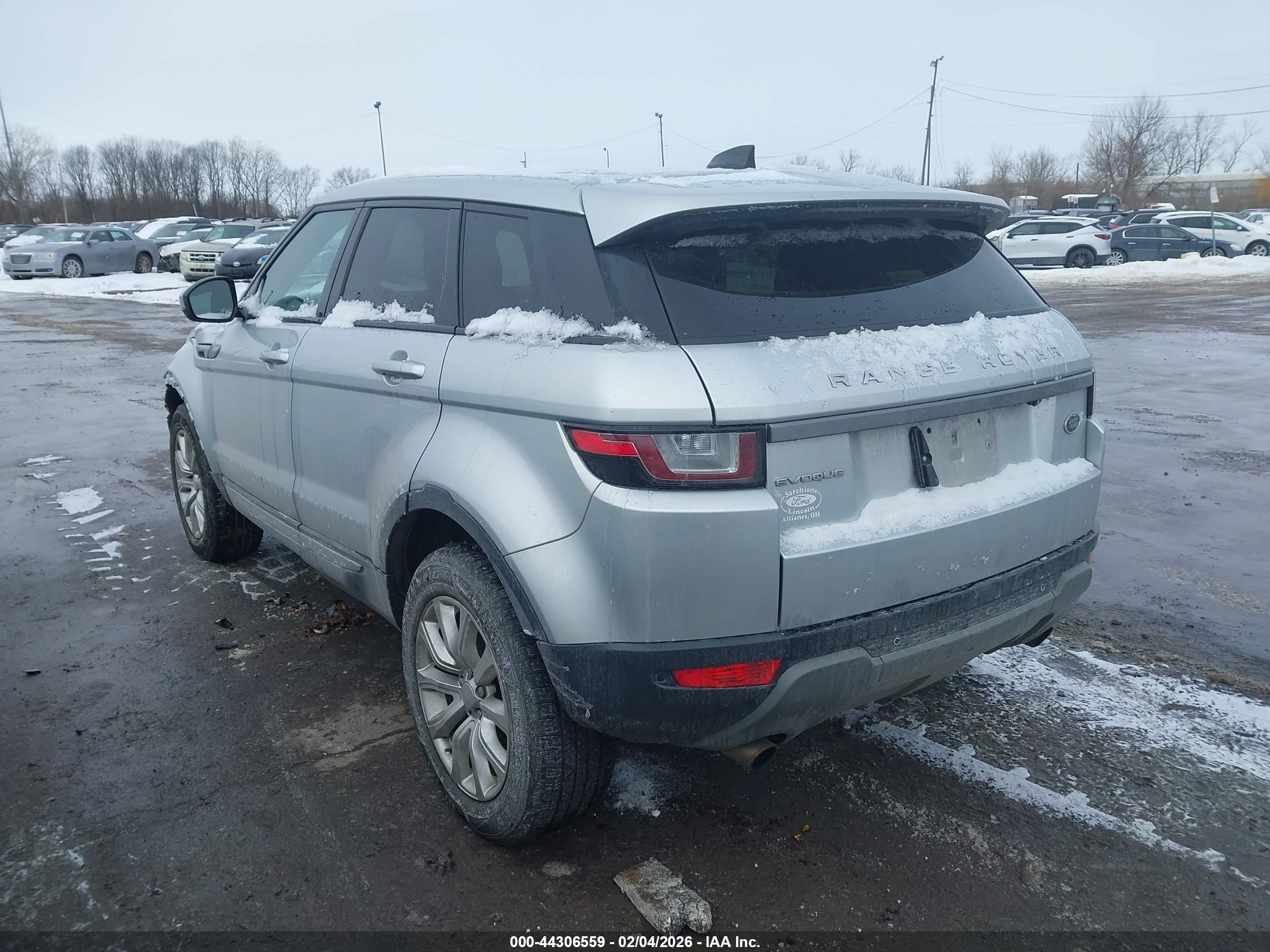 LAND ROVER image 3
