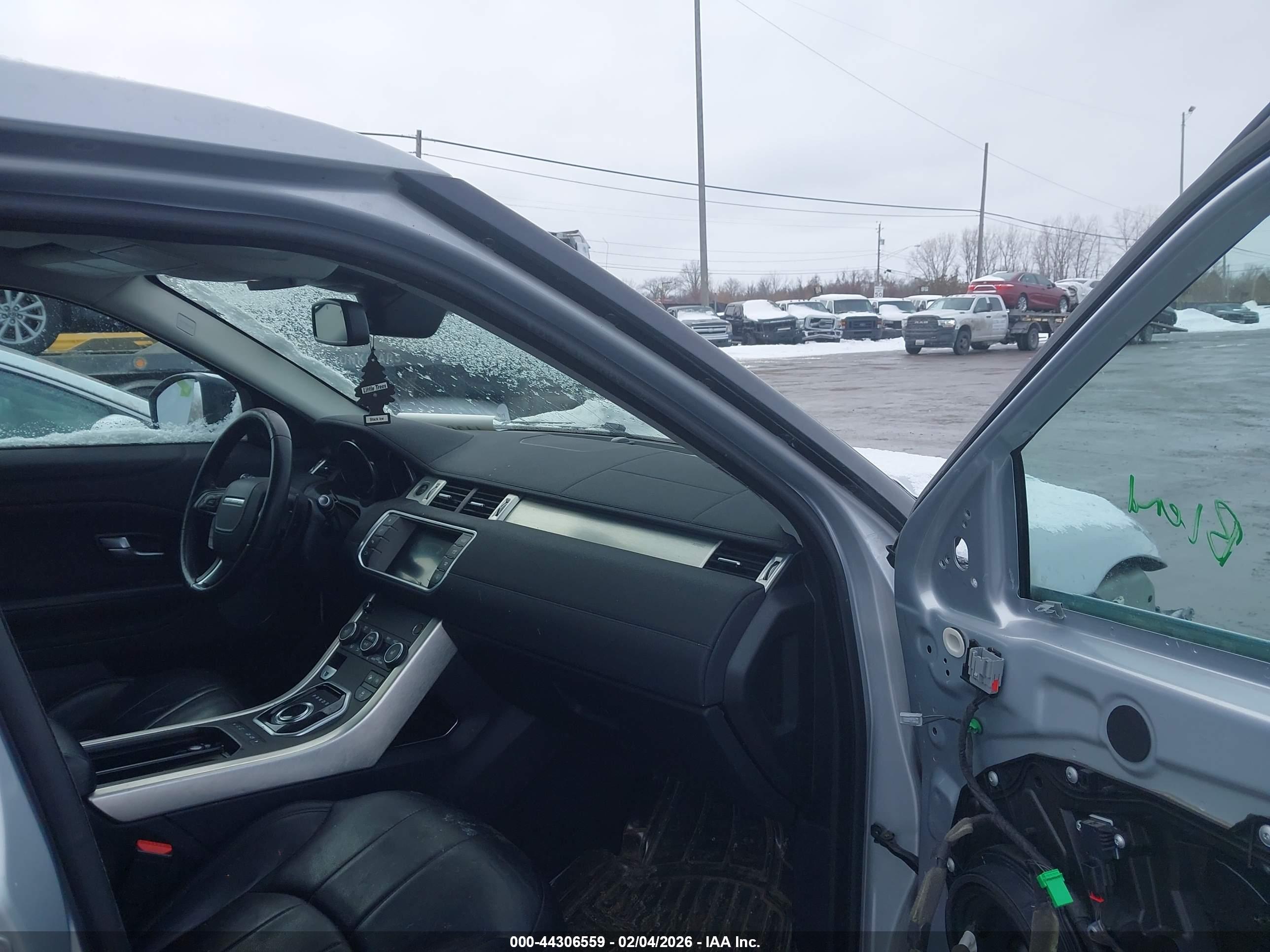 LAND ROVER image 5