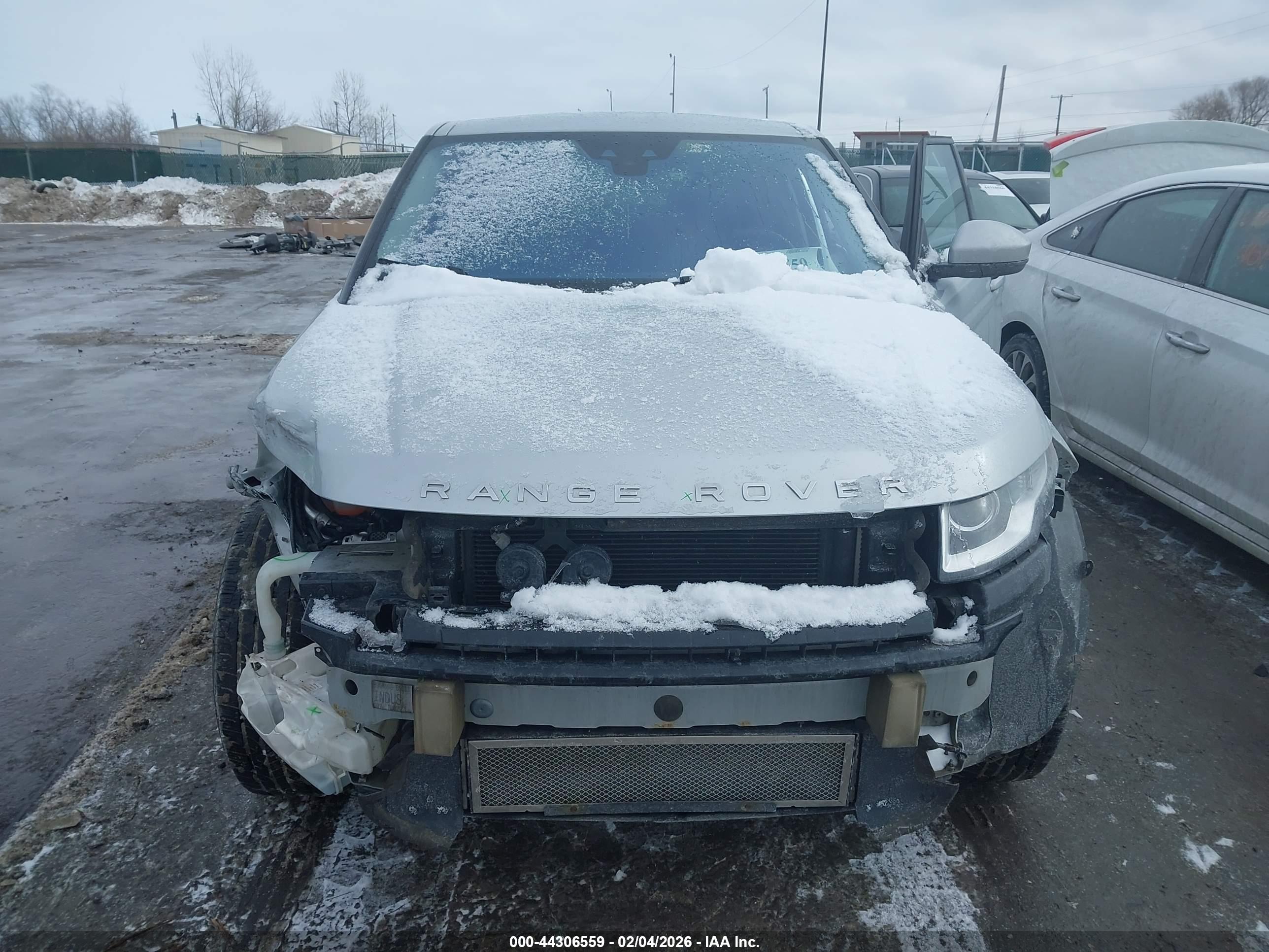 LAND ROVER image 6