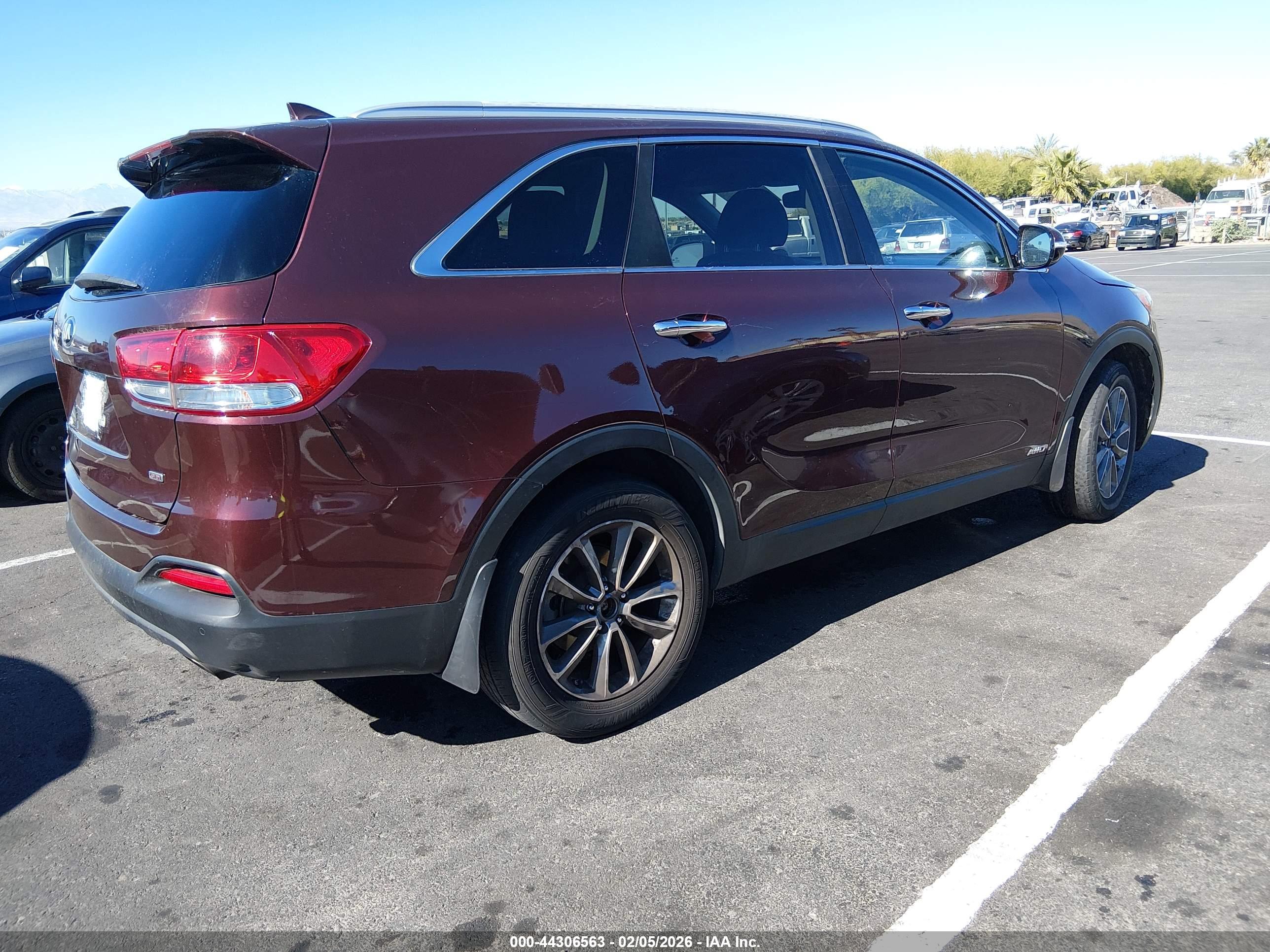 KIA SORENTO image 4