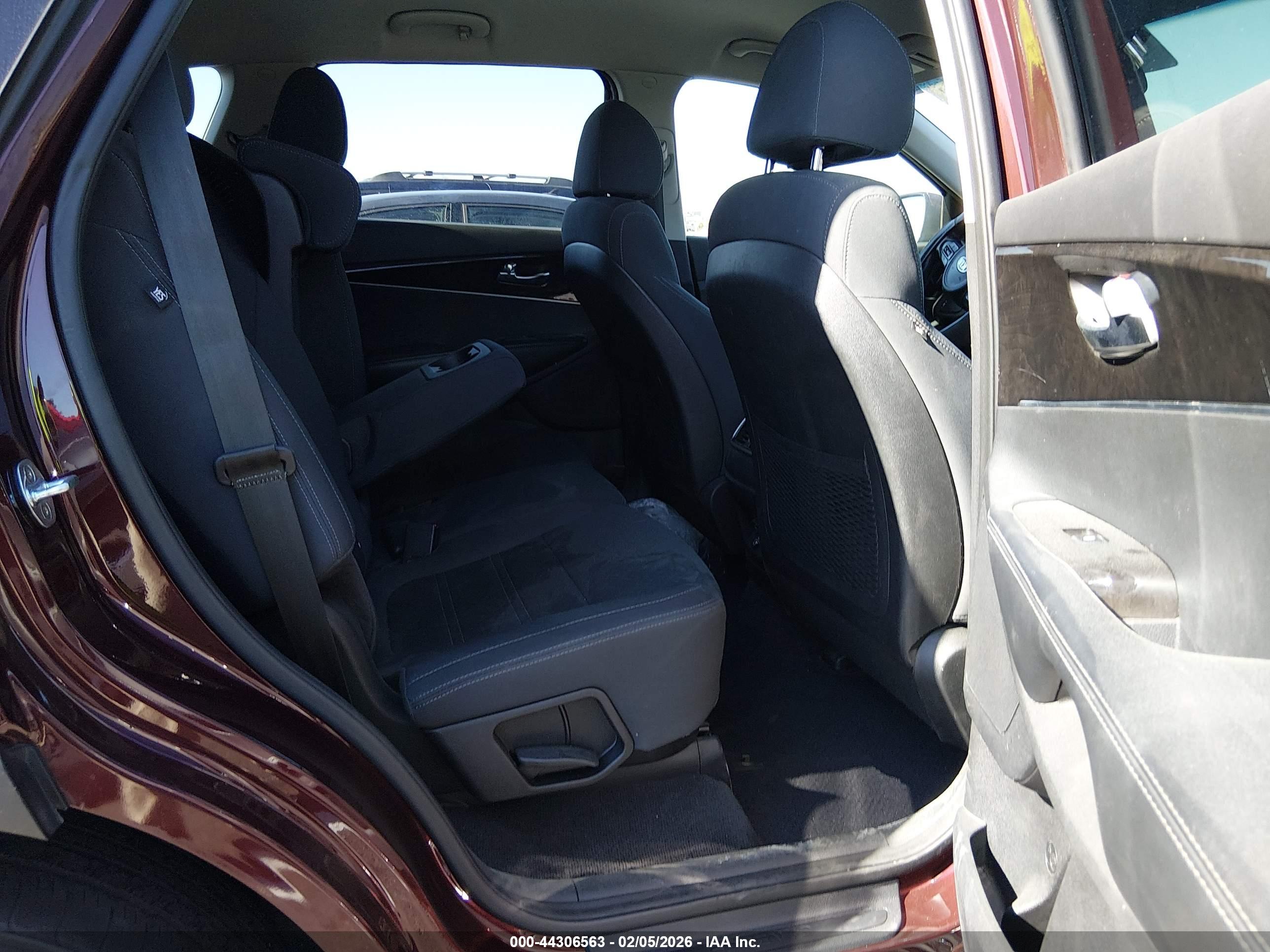 KIA SORENTO image 8