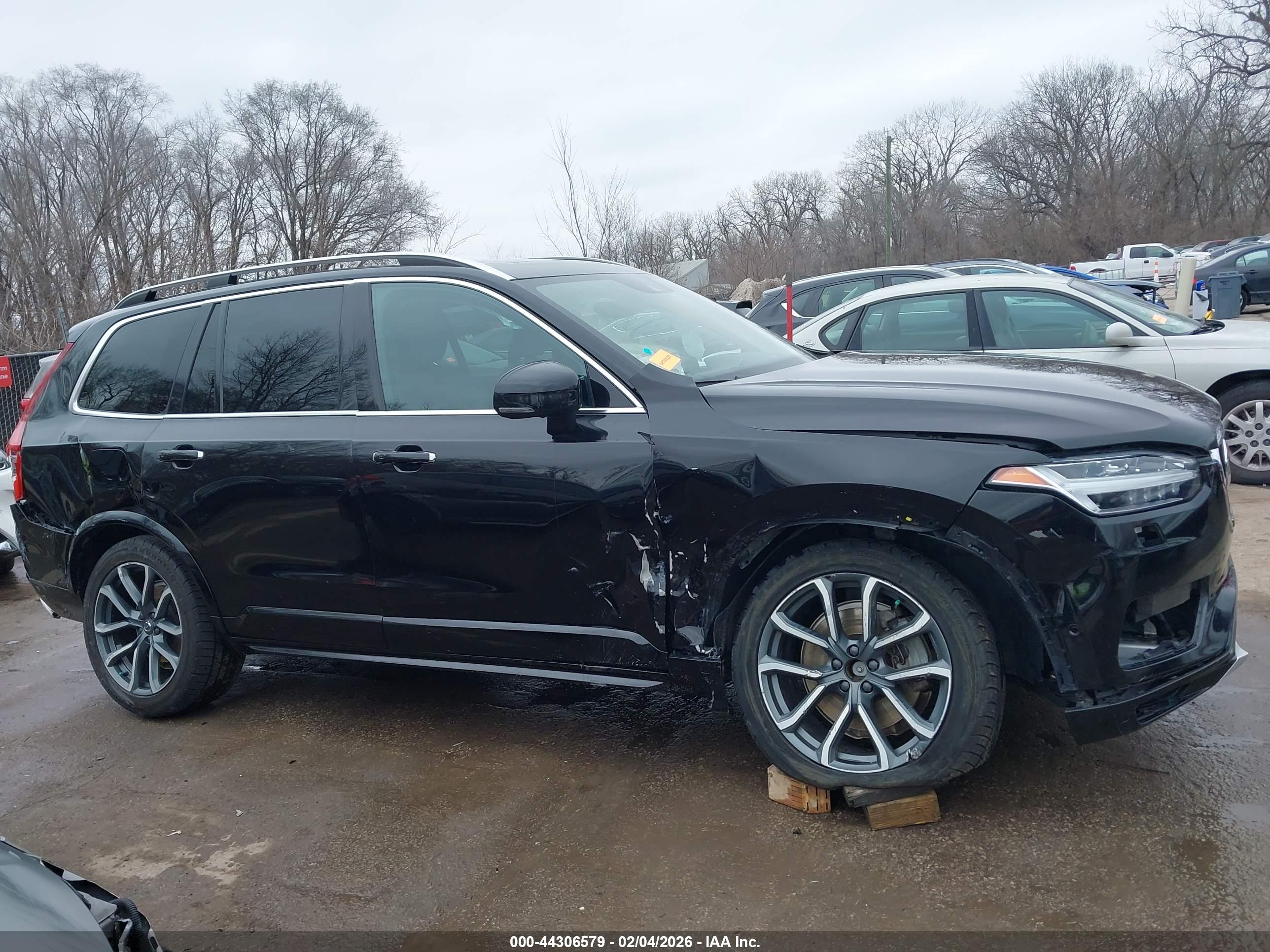 VOLVO XC90 image 6