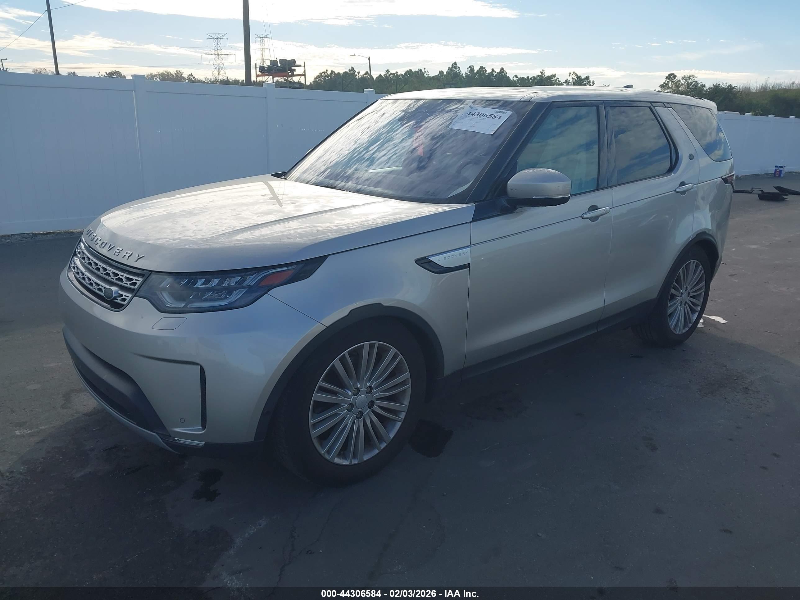 LAND ROVER image 2