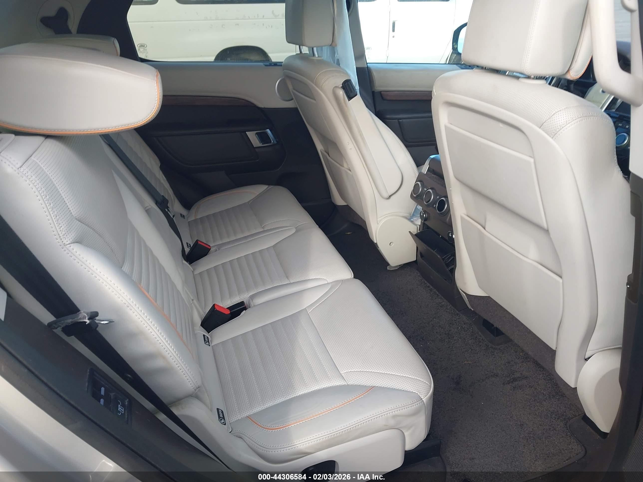 LAND ROVER image 8