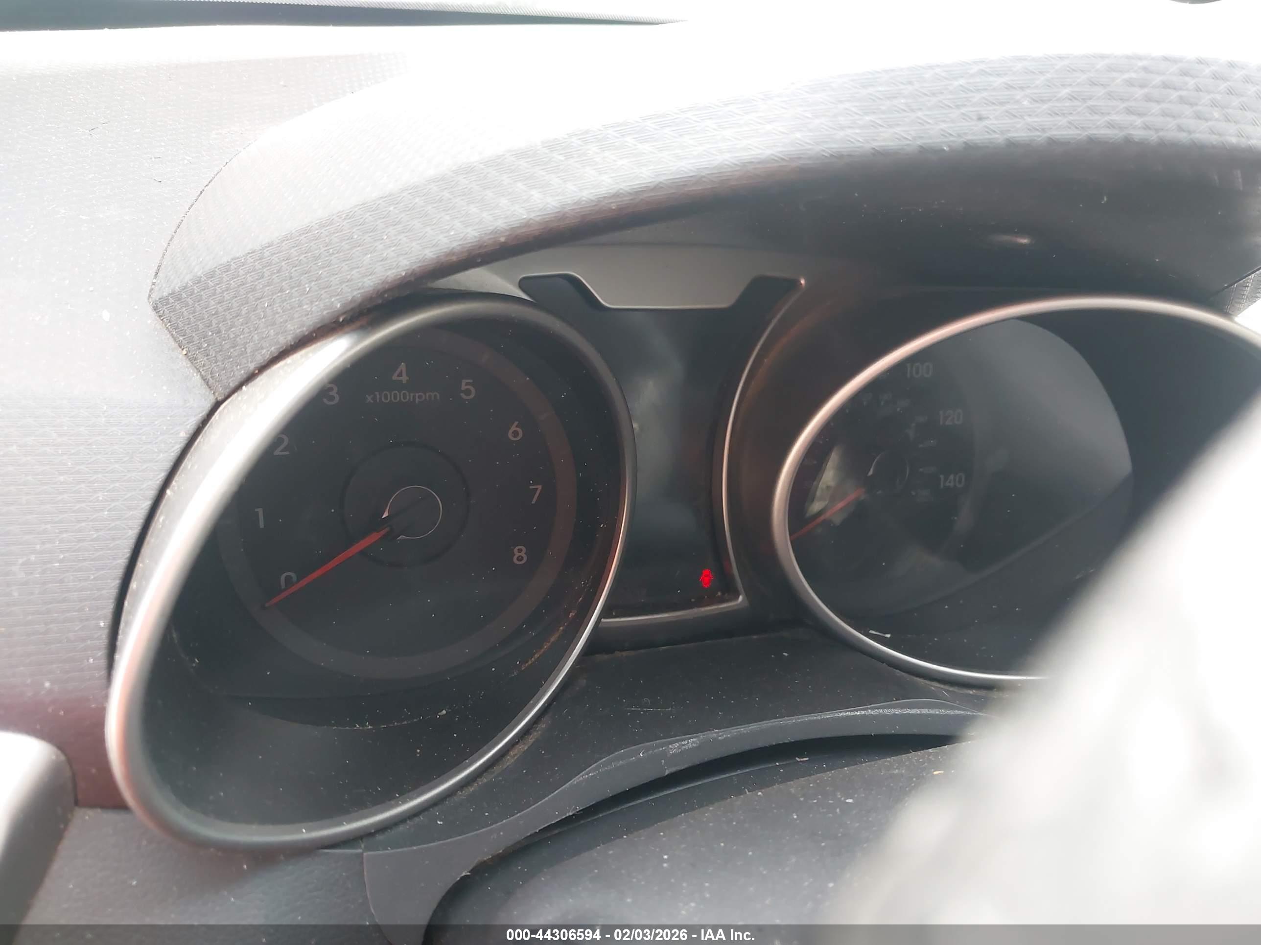 HYUNDAI VELOSTER image 7