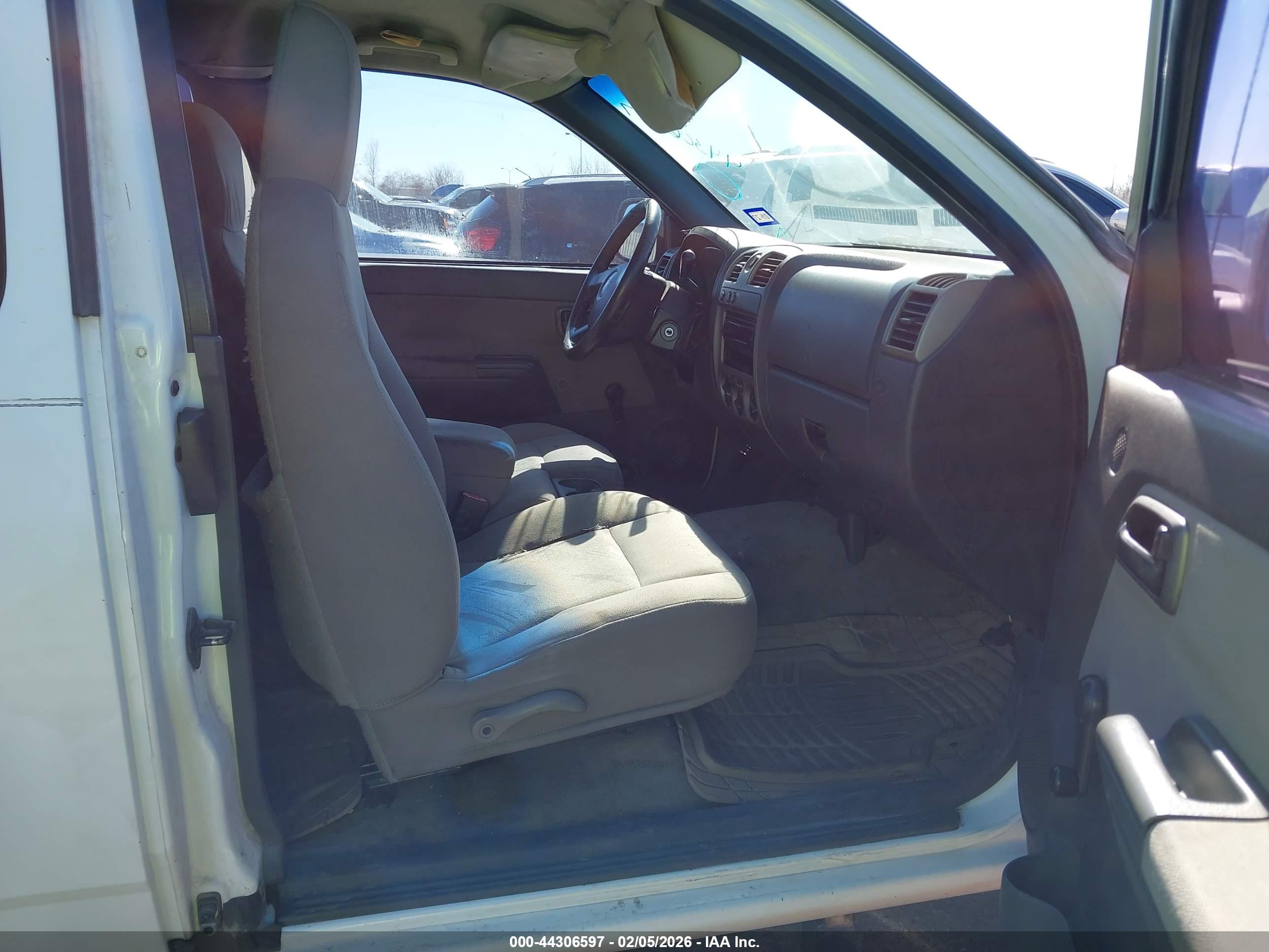 CHEVROLET COLORADO image 5