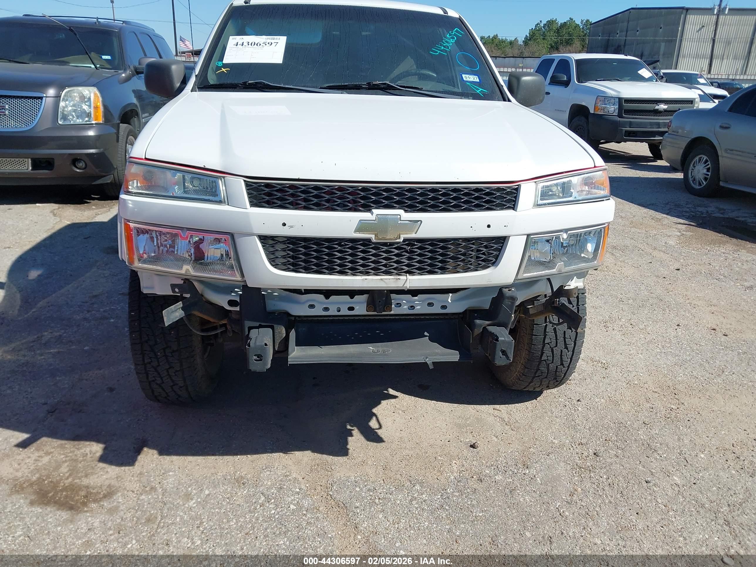 CHEVROLET COLORADO image 6