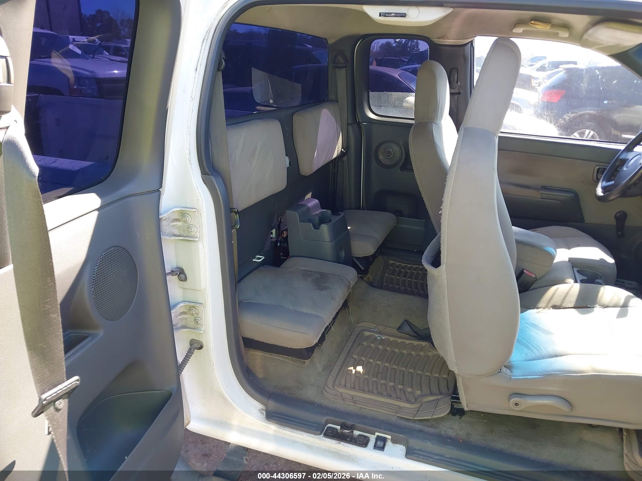 CHEVROLET COLORADO image 8