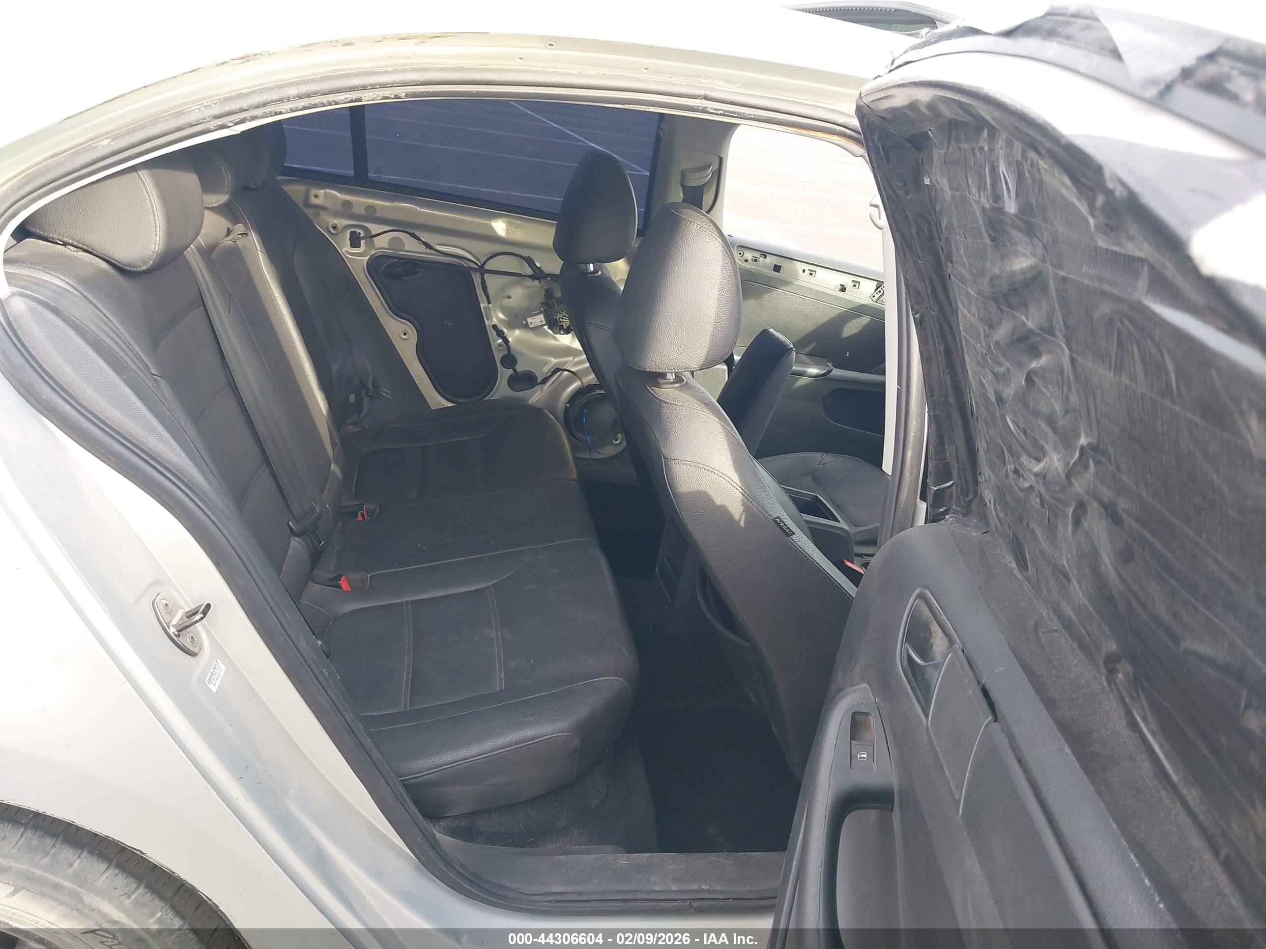 VOLKSWAGEN JETTA image 8