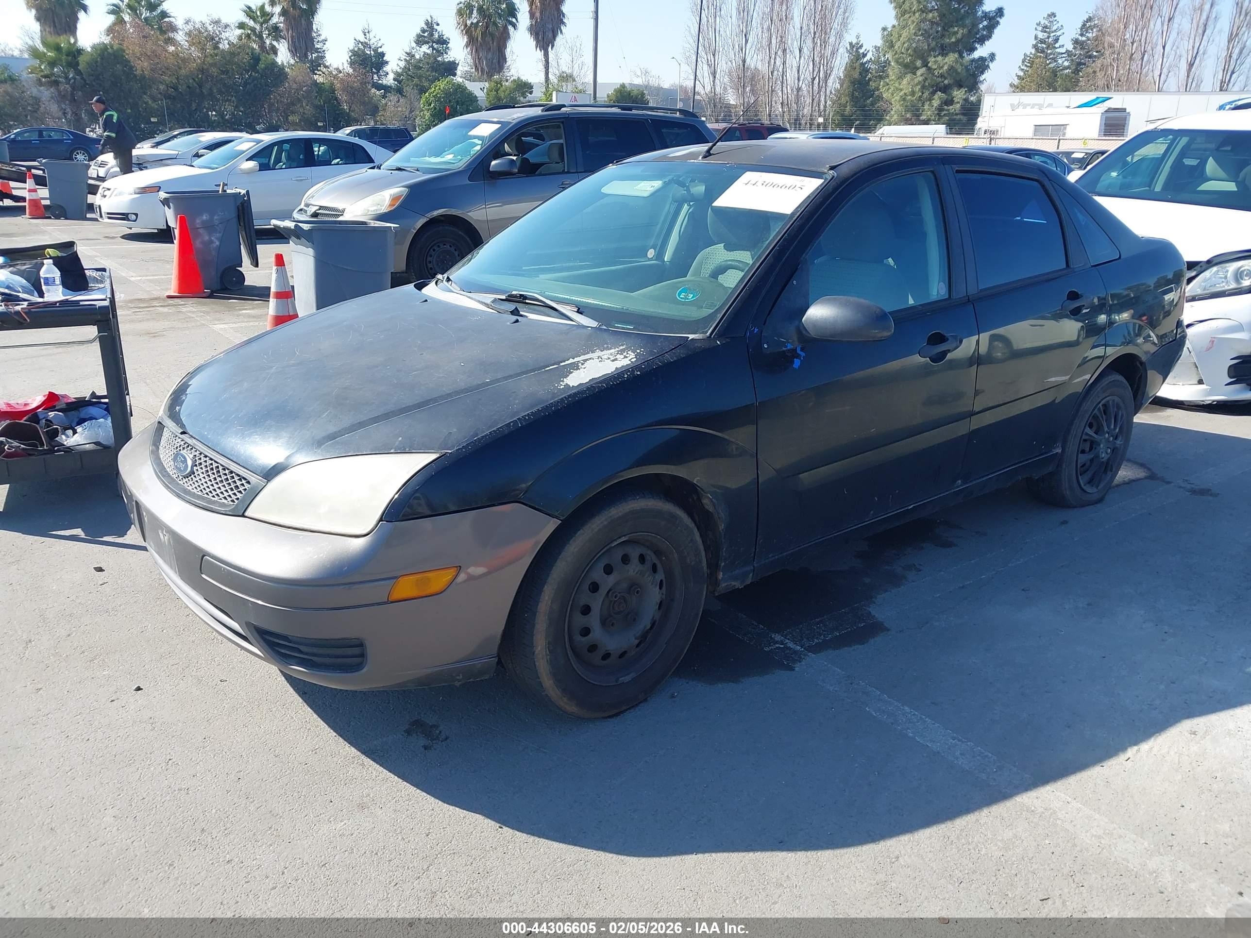 FORD FOCUS image 2