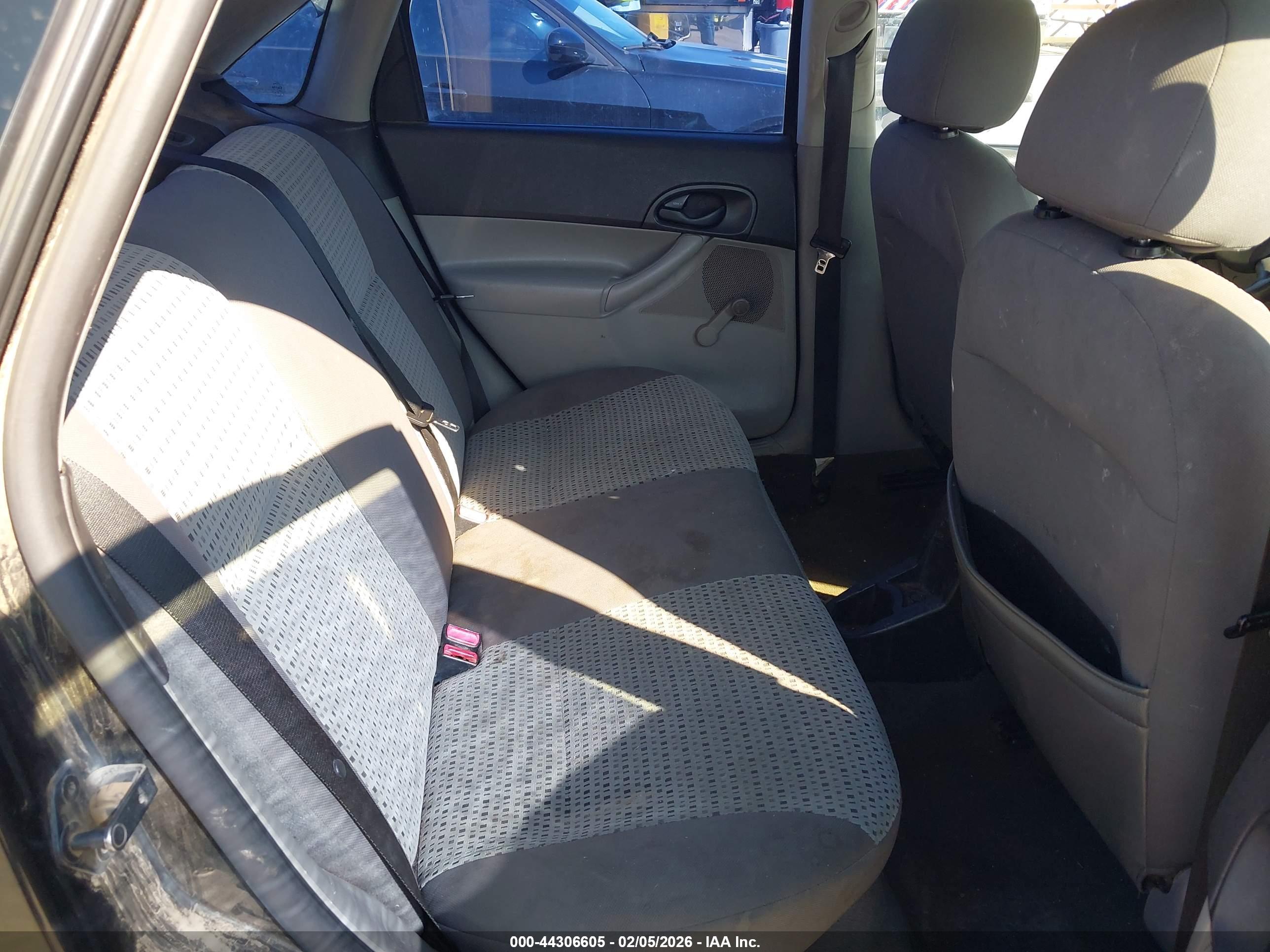 FORD FOCUS image 8