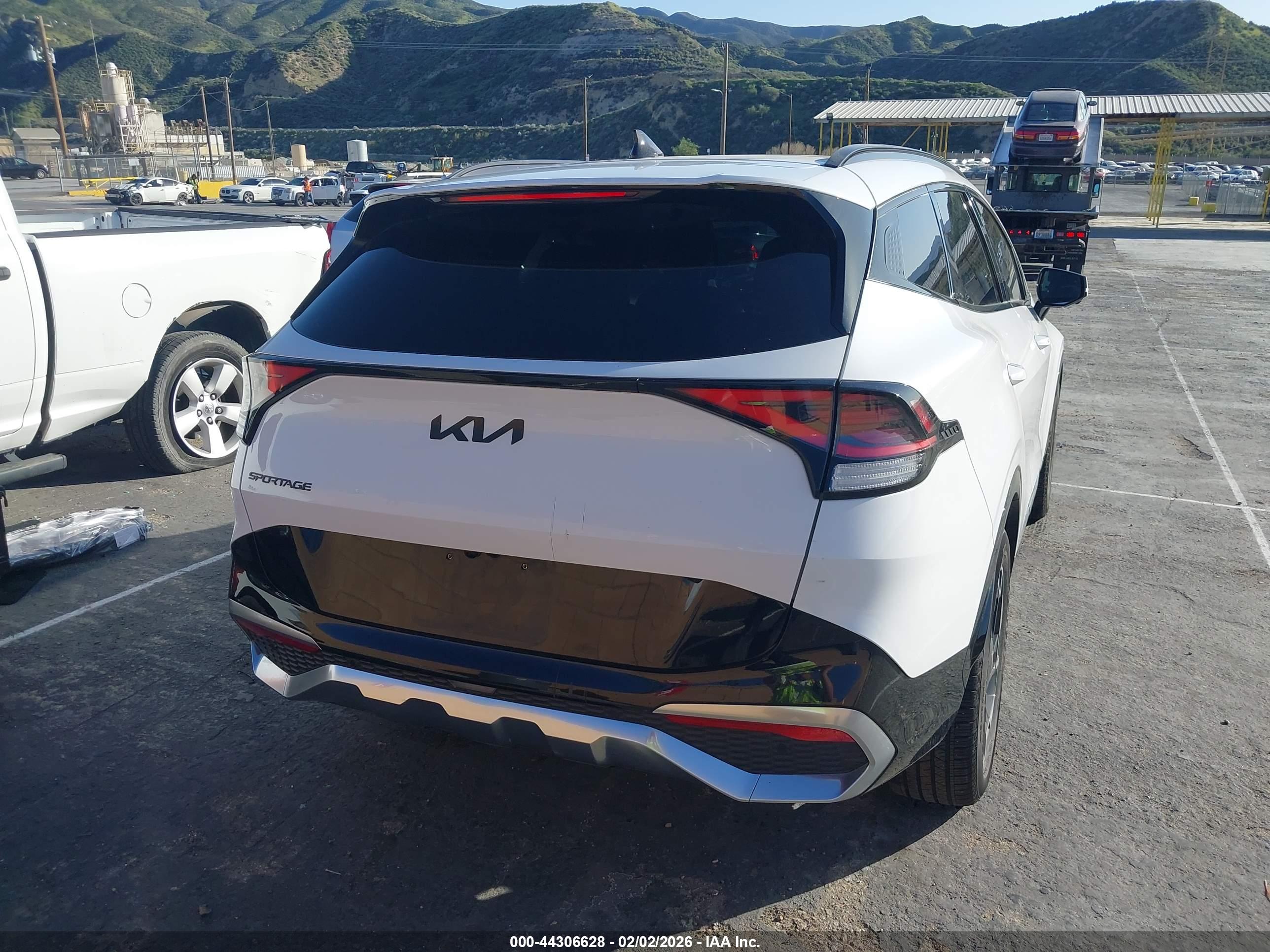 KIA SPORTAGE image 4