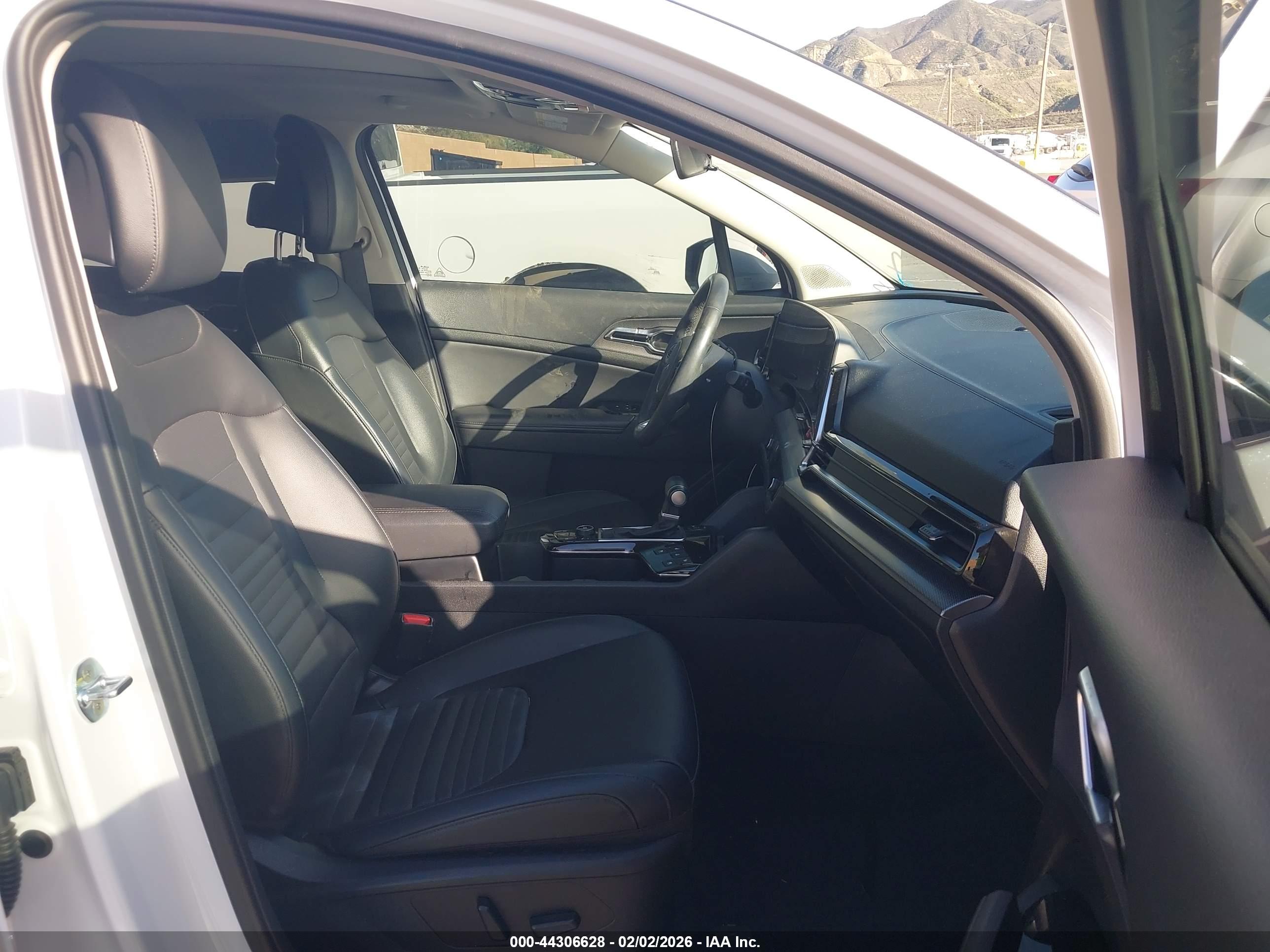 KIA SPORTAGE image 5