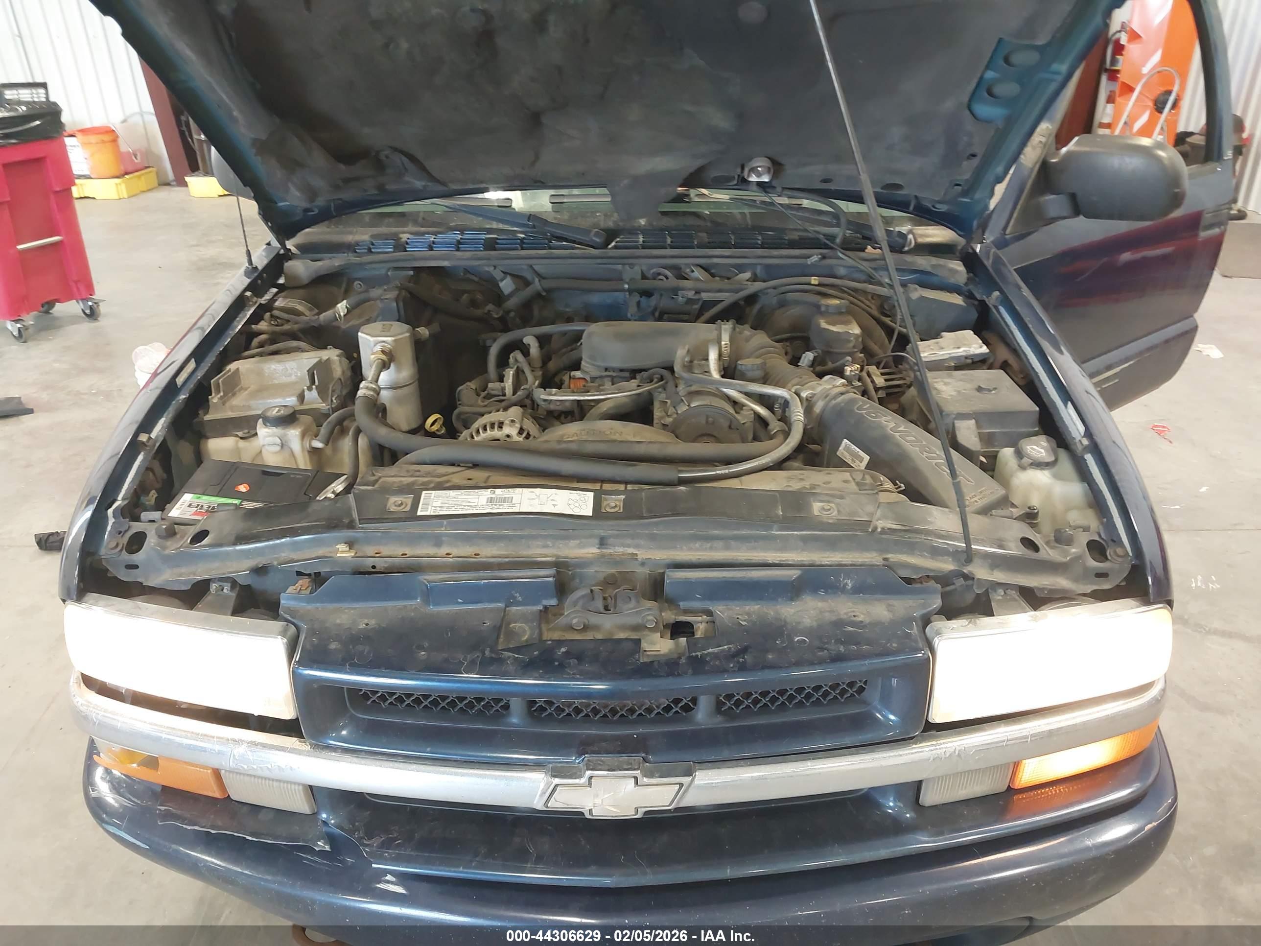 CHEVROLET BLAZER image 10