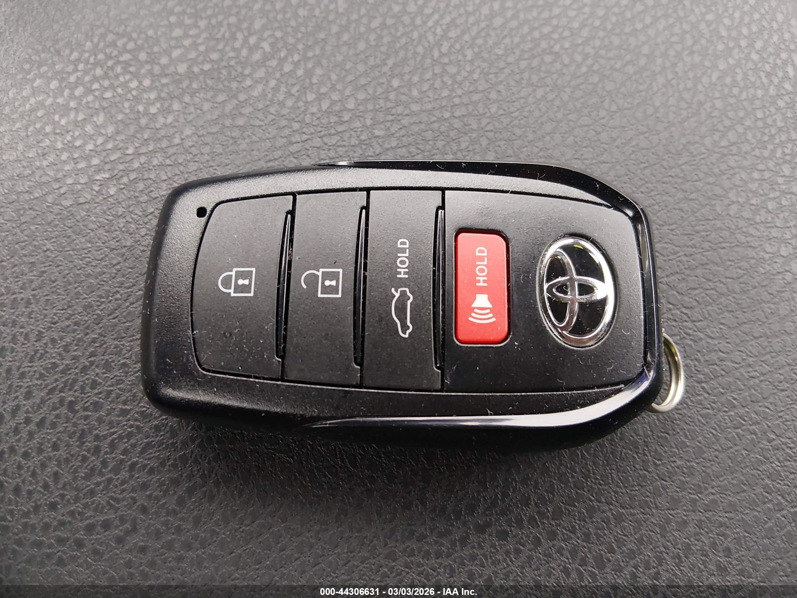 TOYOTA CAMRY image 11