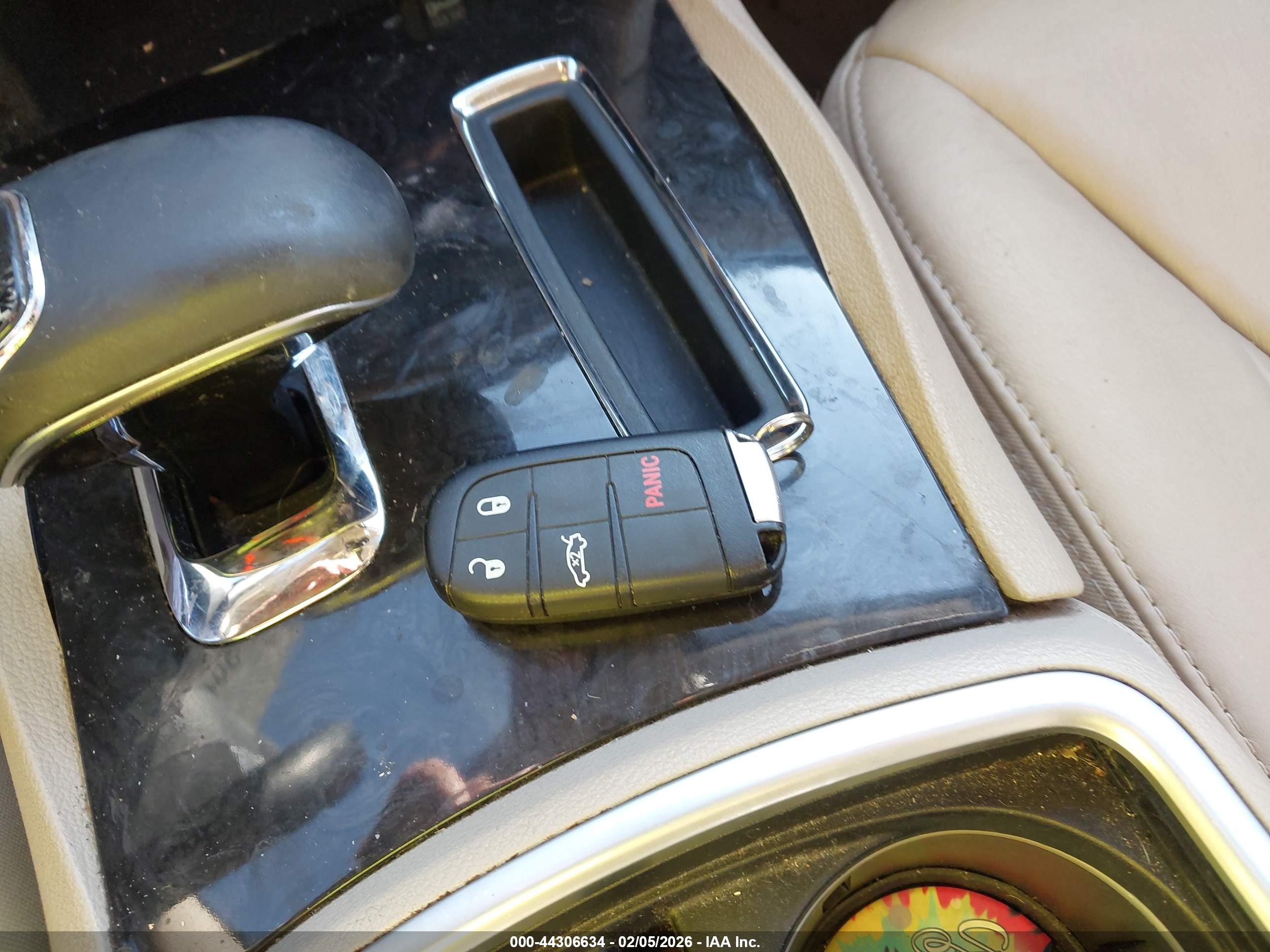 CHRYSLER 300 image 11