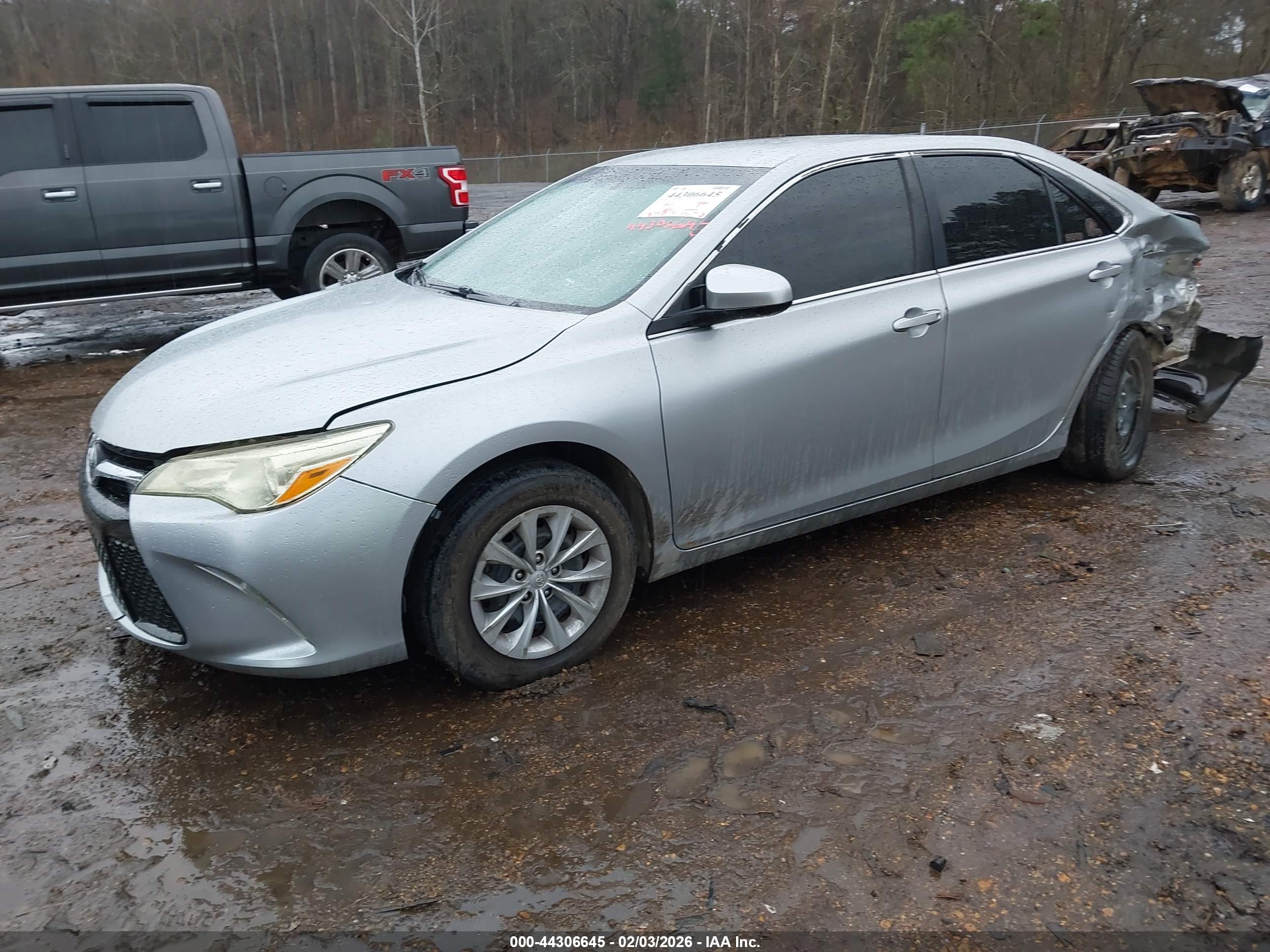 TOYOTA CAMRY image 2