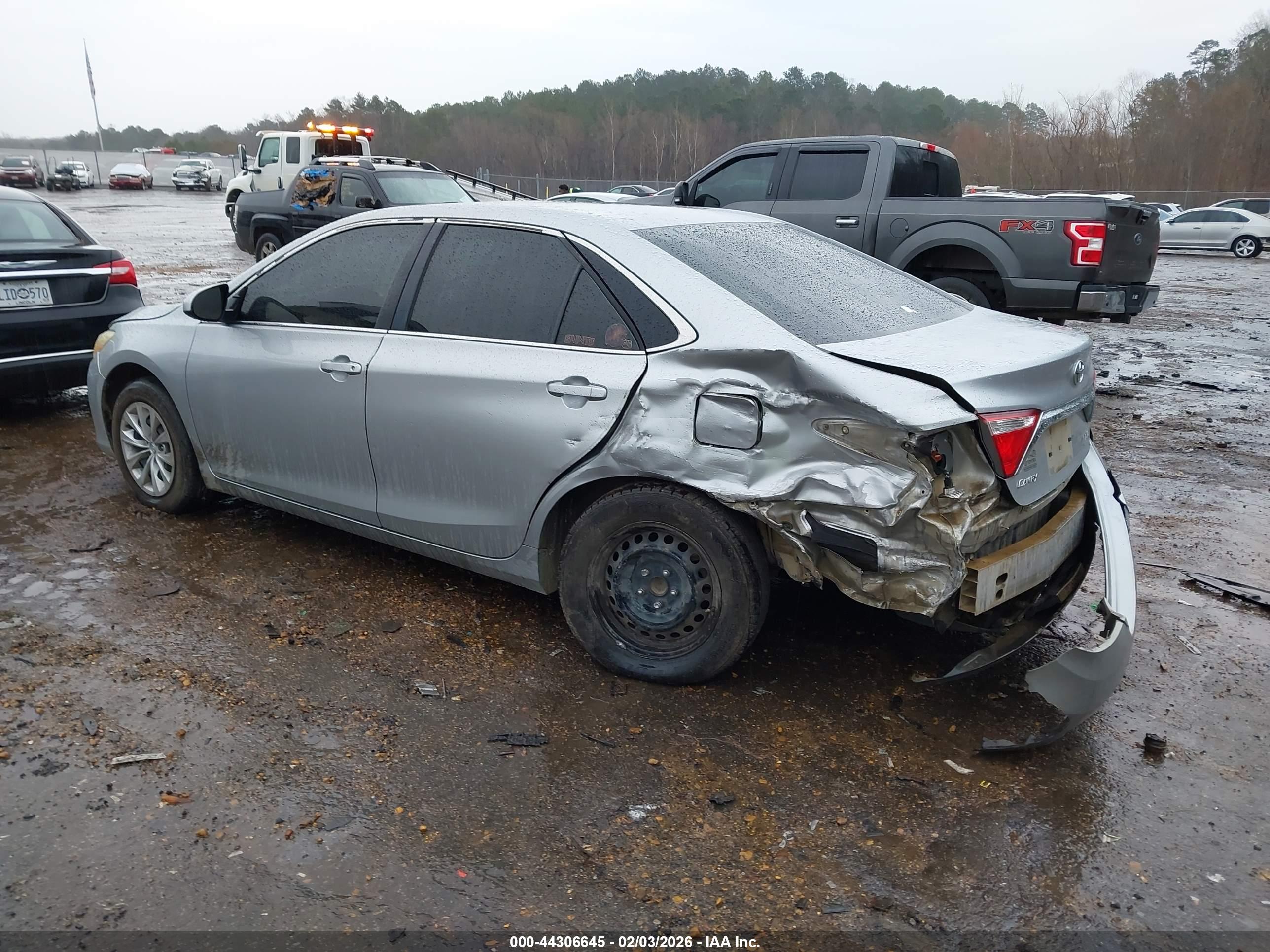 TOYOTA CAMRY image 3