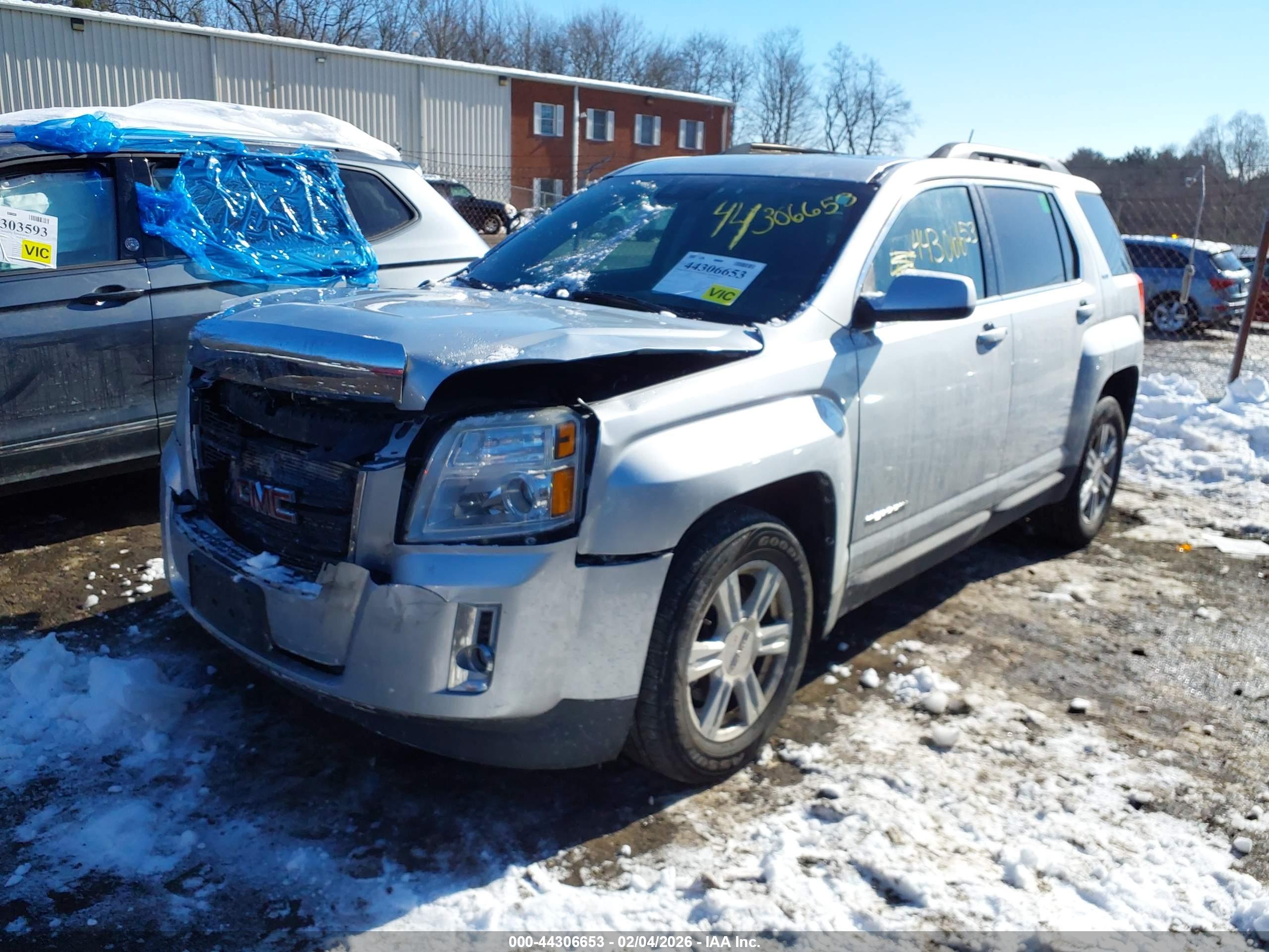 GMC TERRAIN image 2