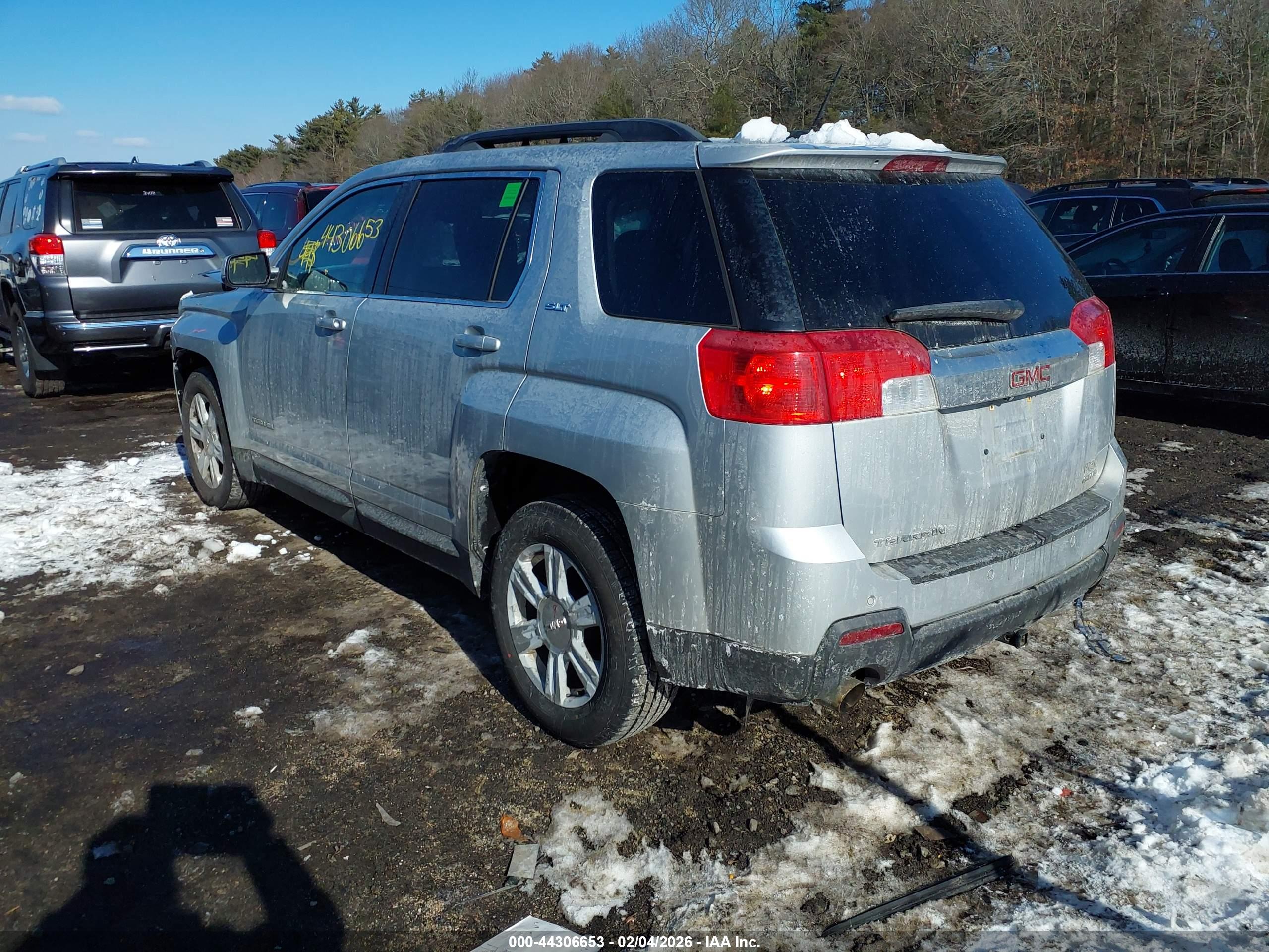 GMC TERRAIN image 3