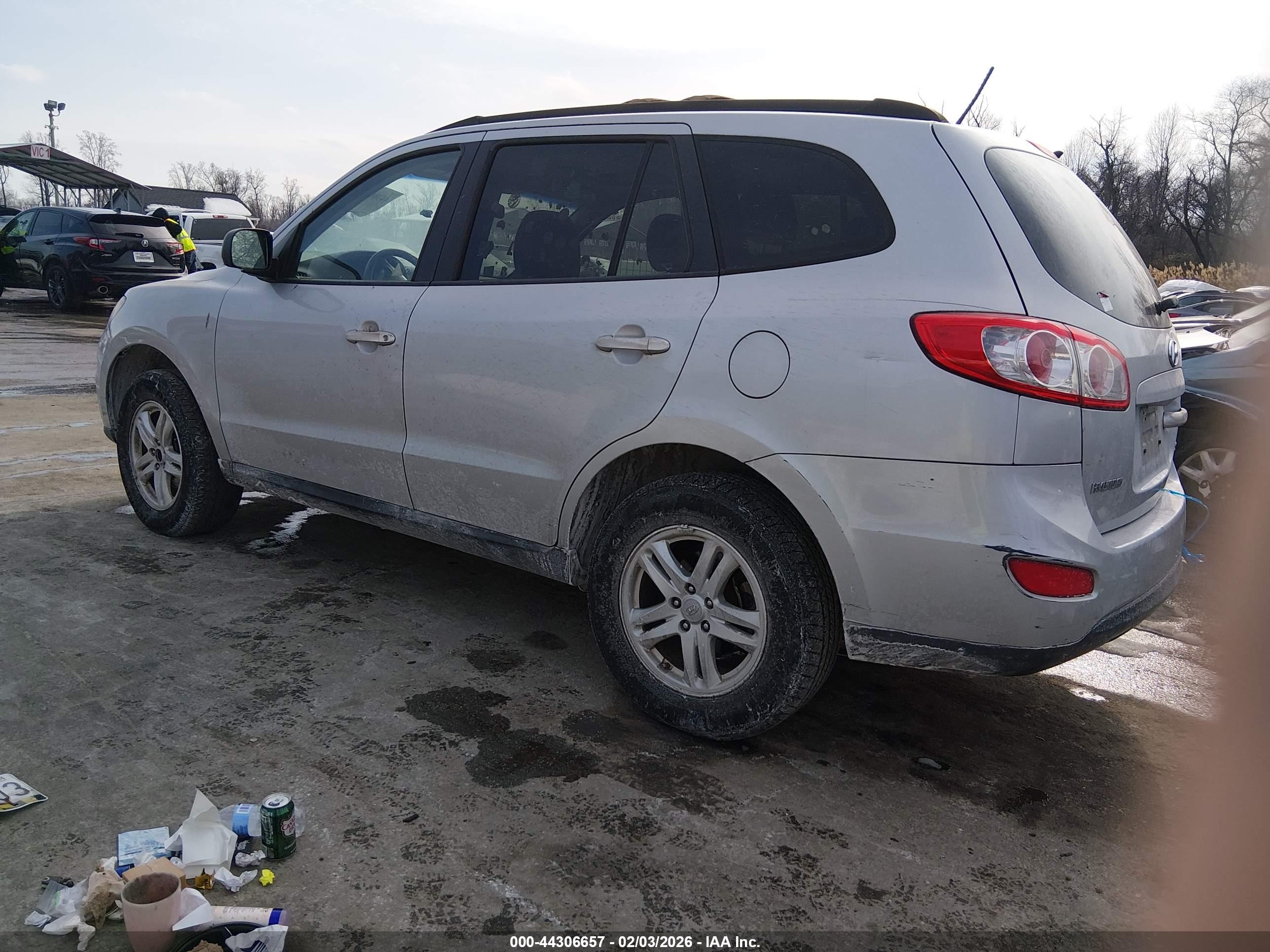 HYUNDAI SANTA image 3