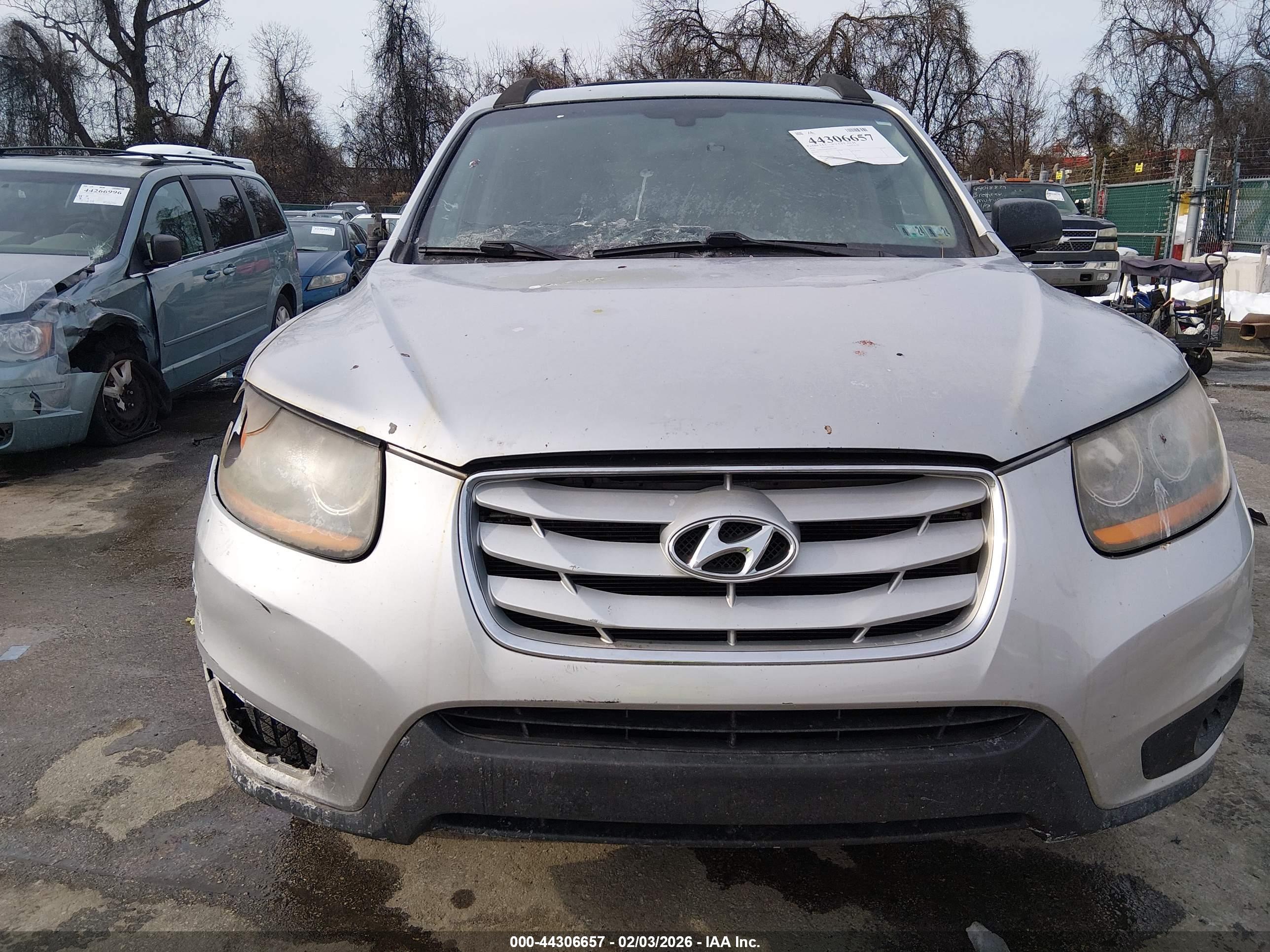 HYUNDAI SANTA image 6