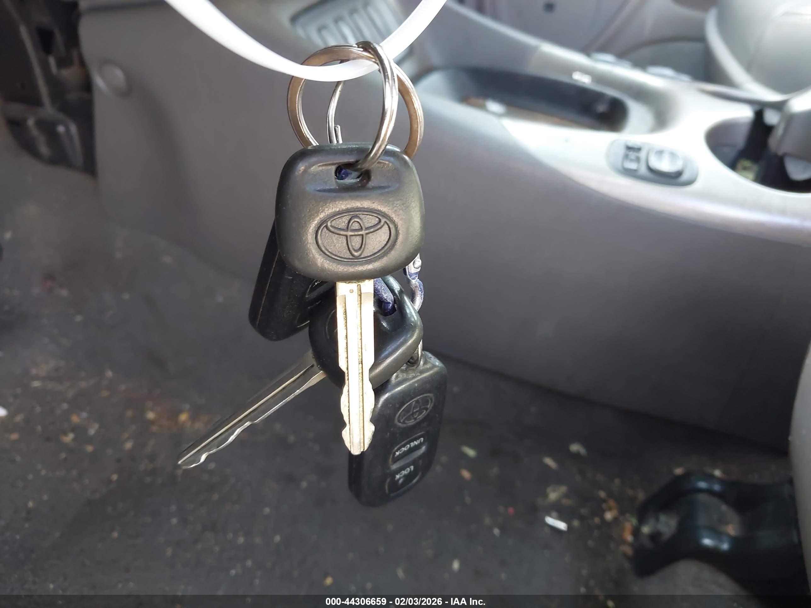 TOYOTA SEQUOIA image 11