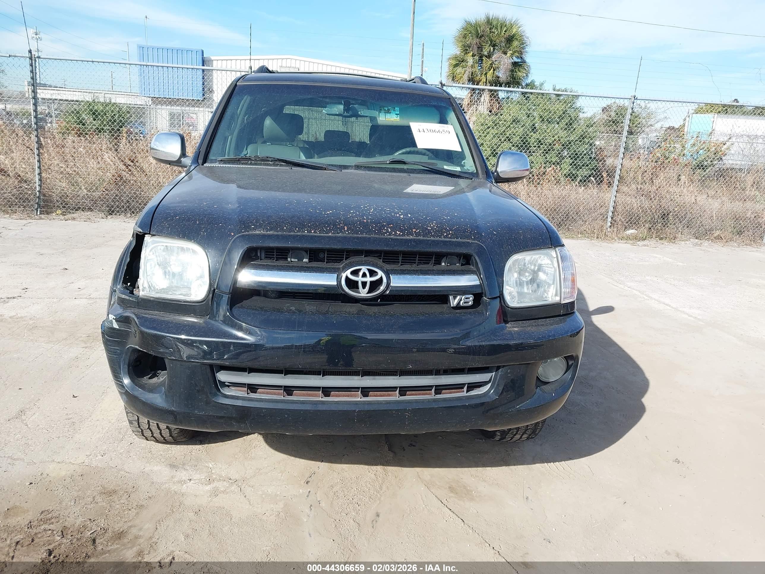 TOYOTA SEQUOIA image 6