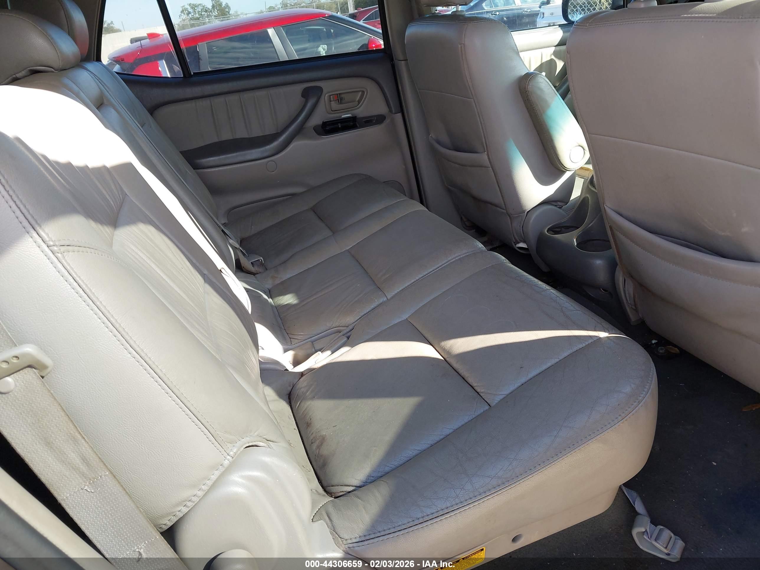 TOYOTA SEQUOIA image 8