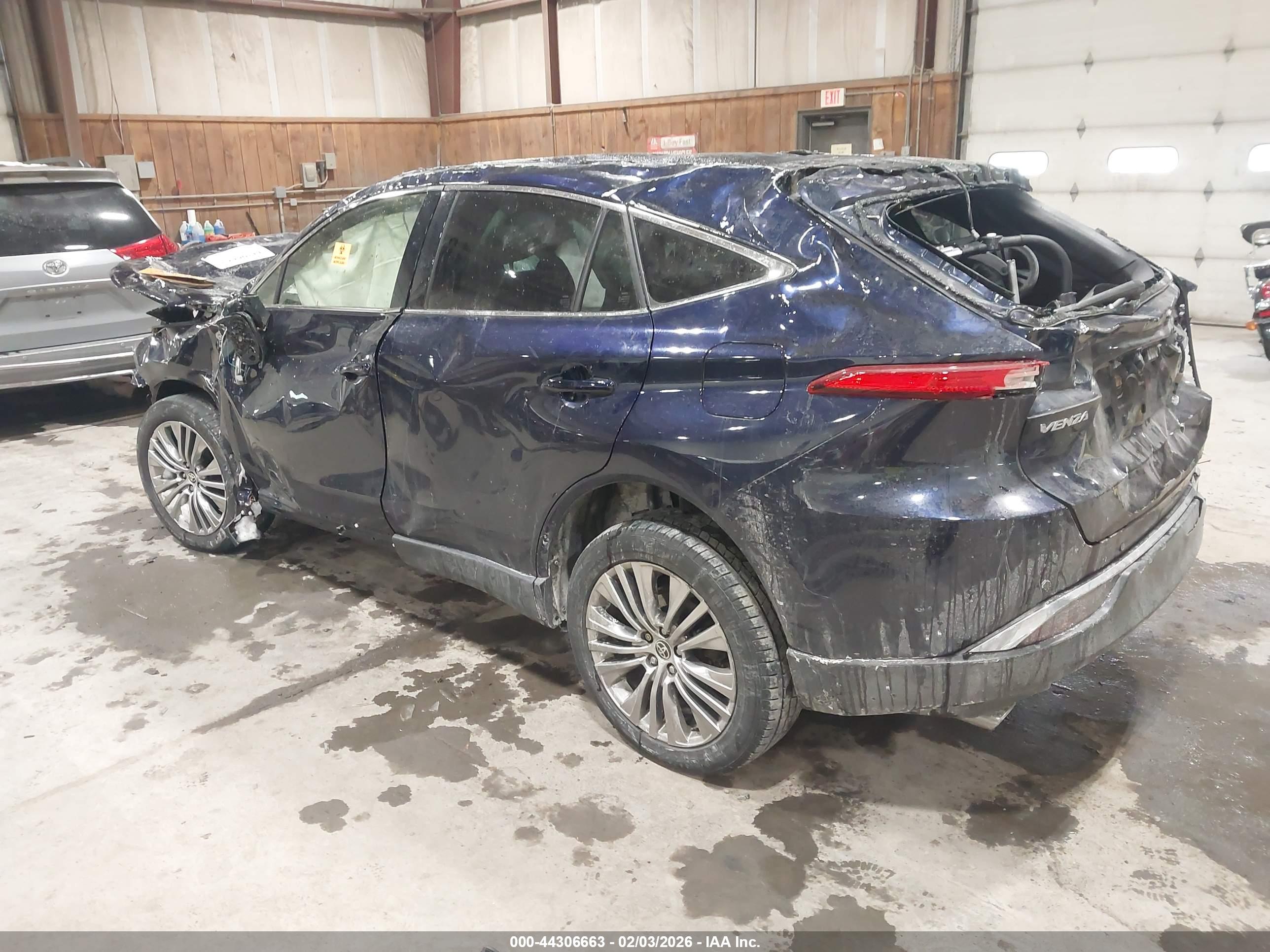 TOYOTA VENZA image 3
