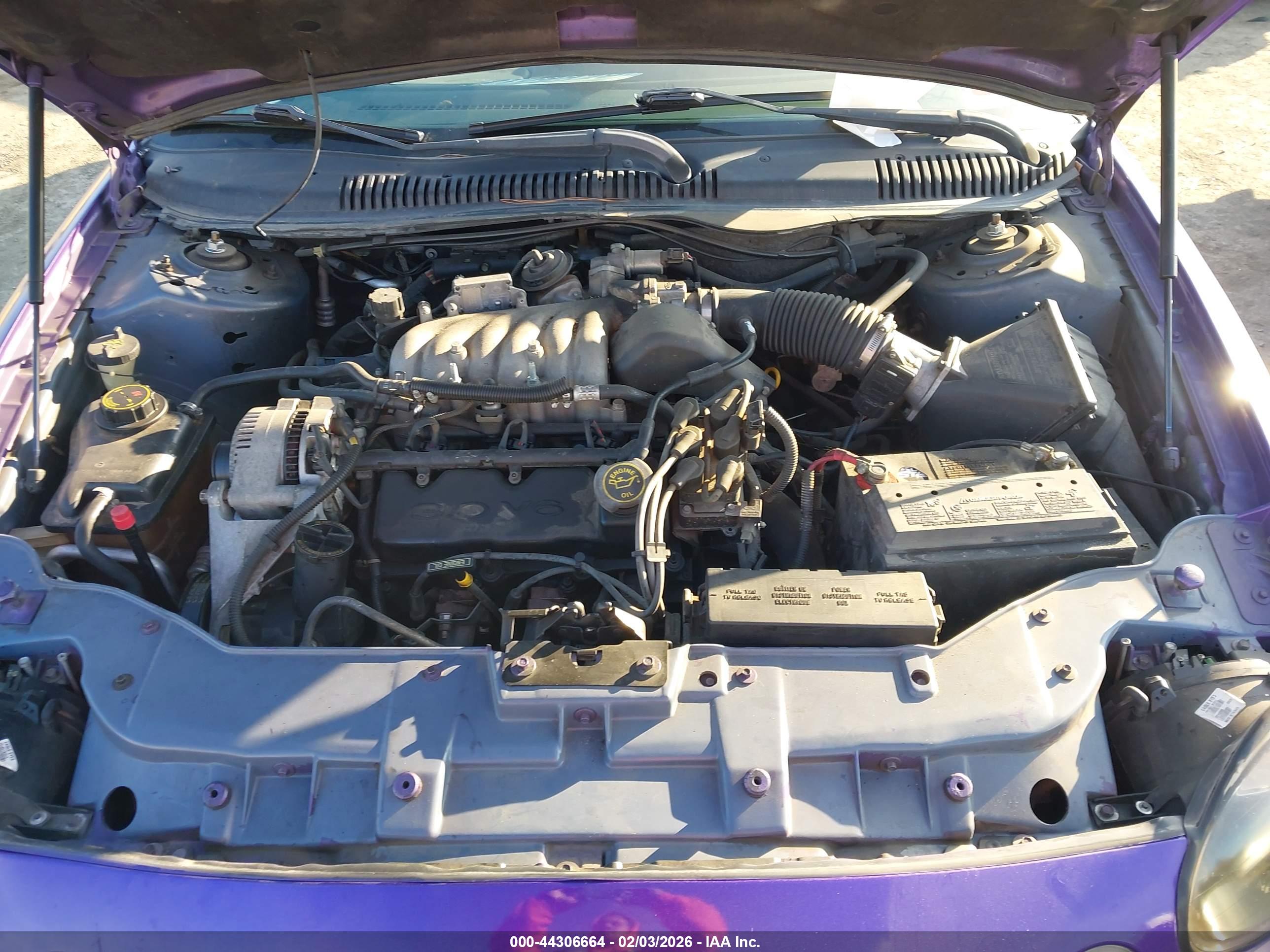 FORD TAURUS image 10