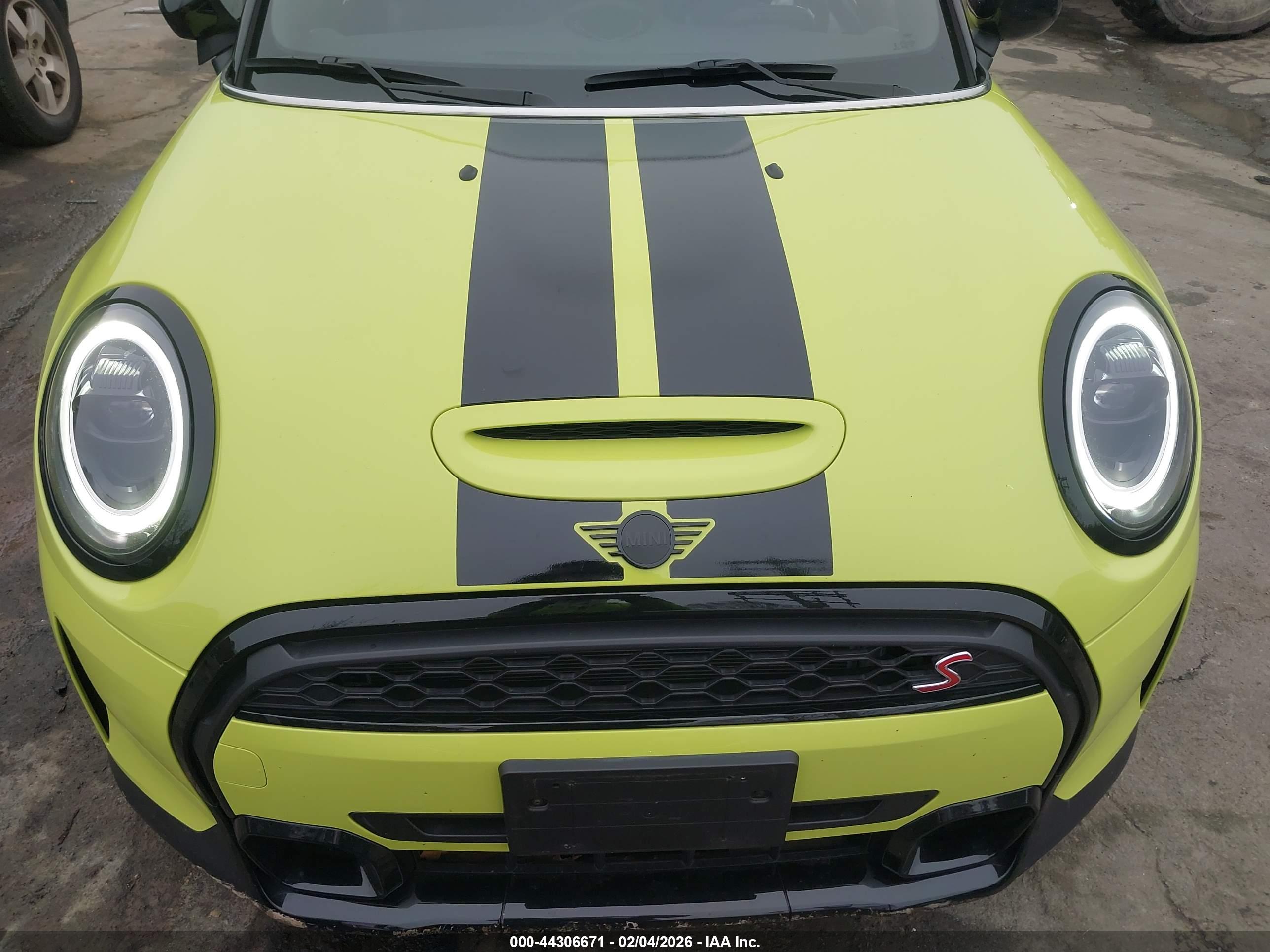 MINI CONVERTIBLE image 10
