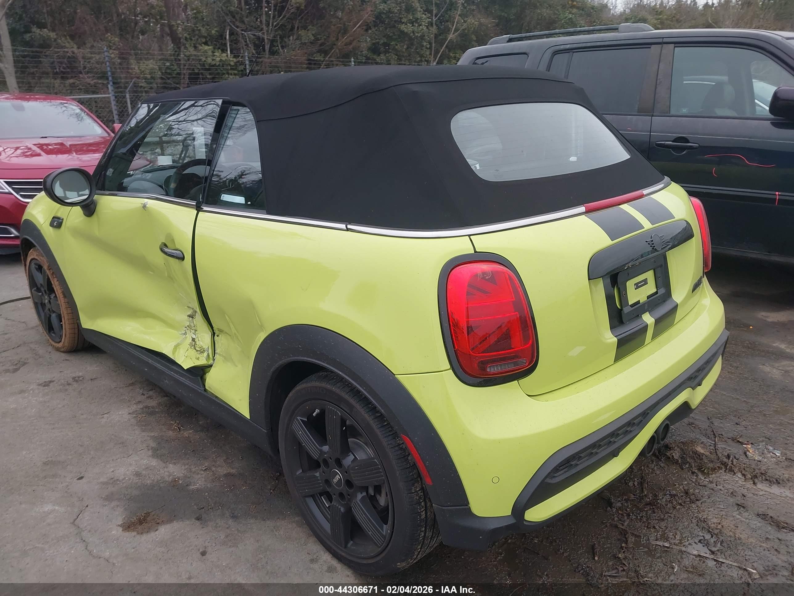 MINI CONVERTIBLE image 3
