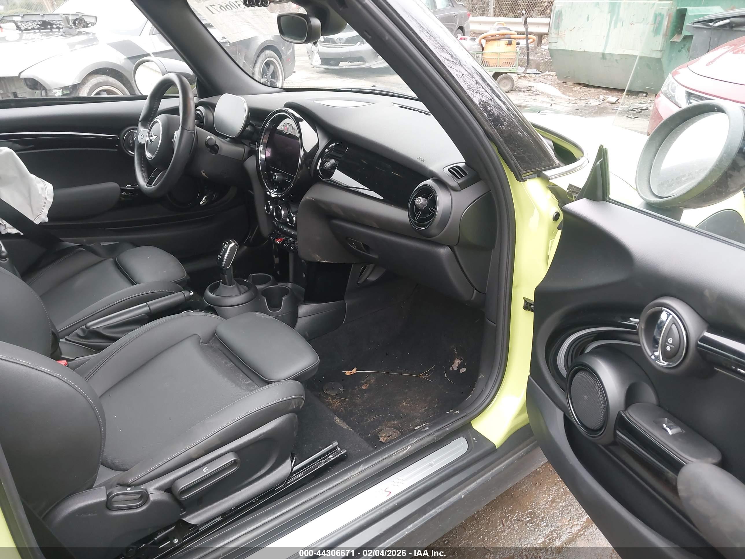 MINI CONVERTIBLE image 5
