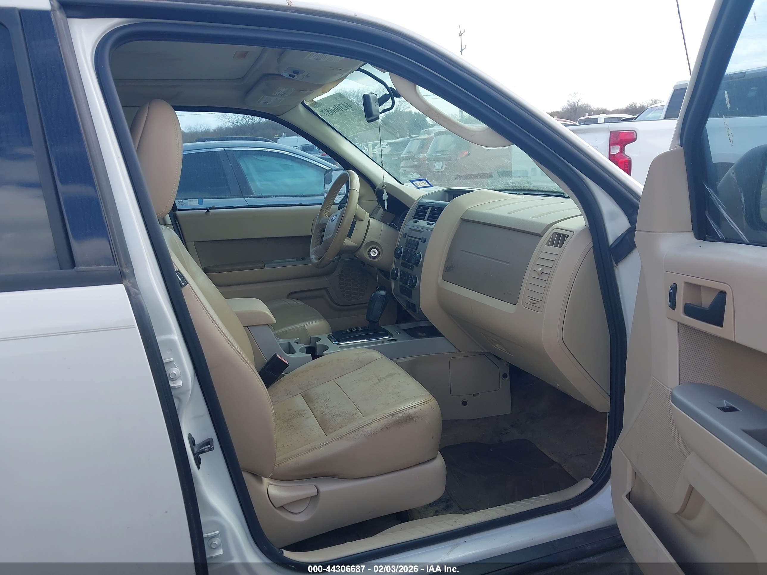 FORD ESCAPE image 5