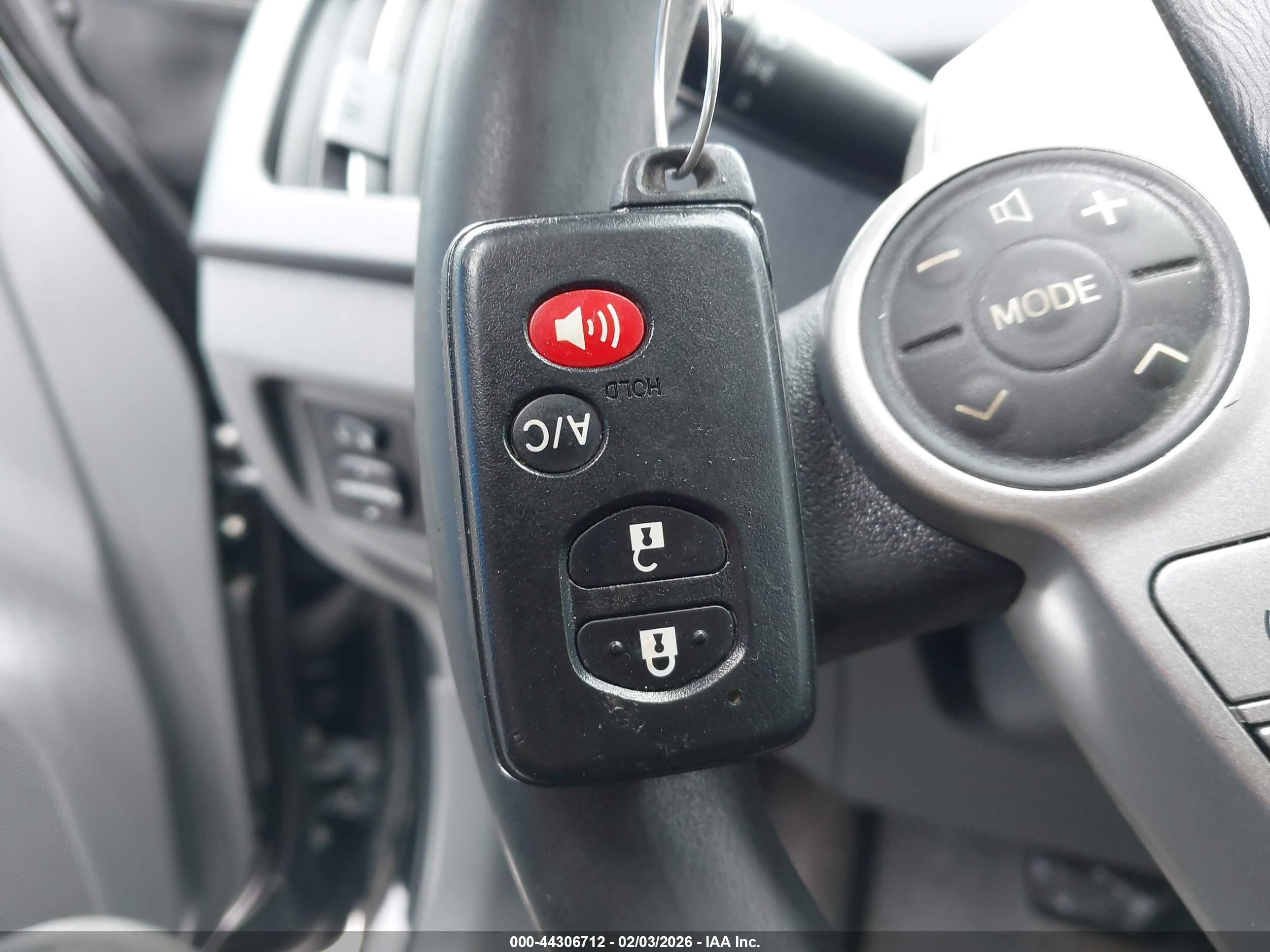 TOYOTA PRIUS image 11