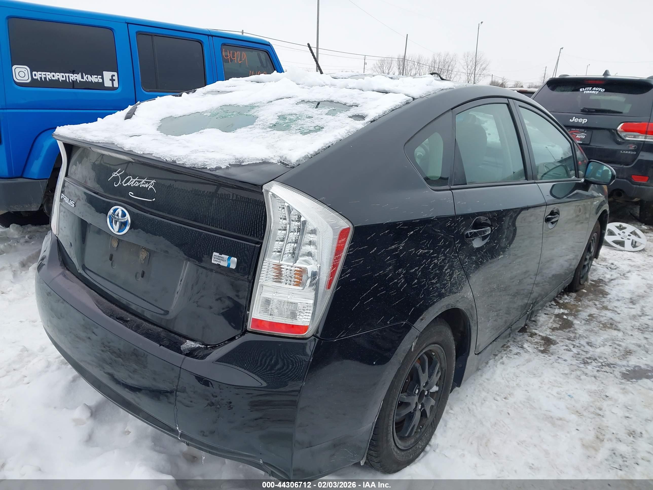 TOYOTA PRIUS image 4