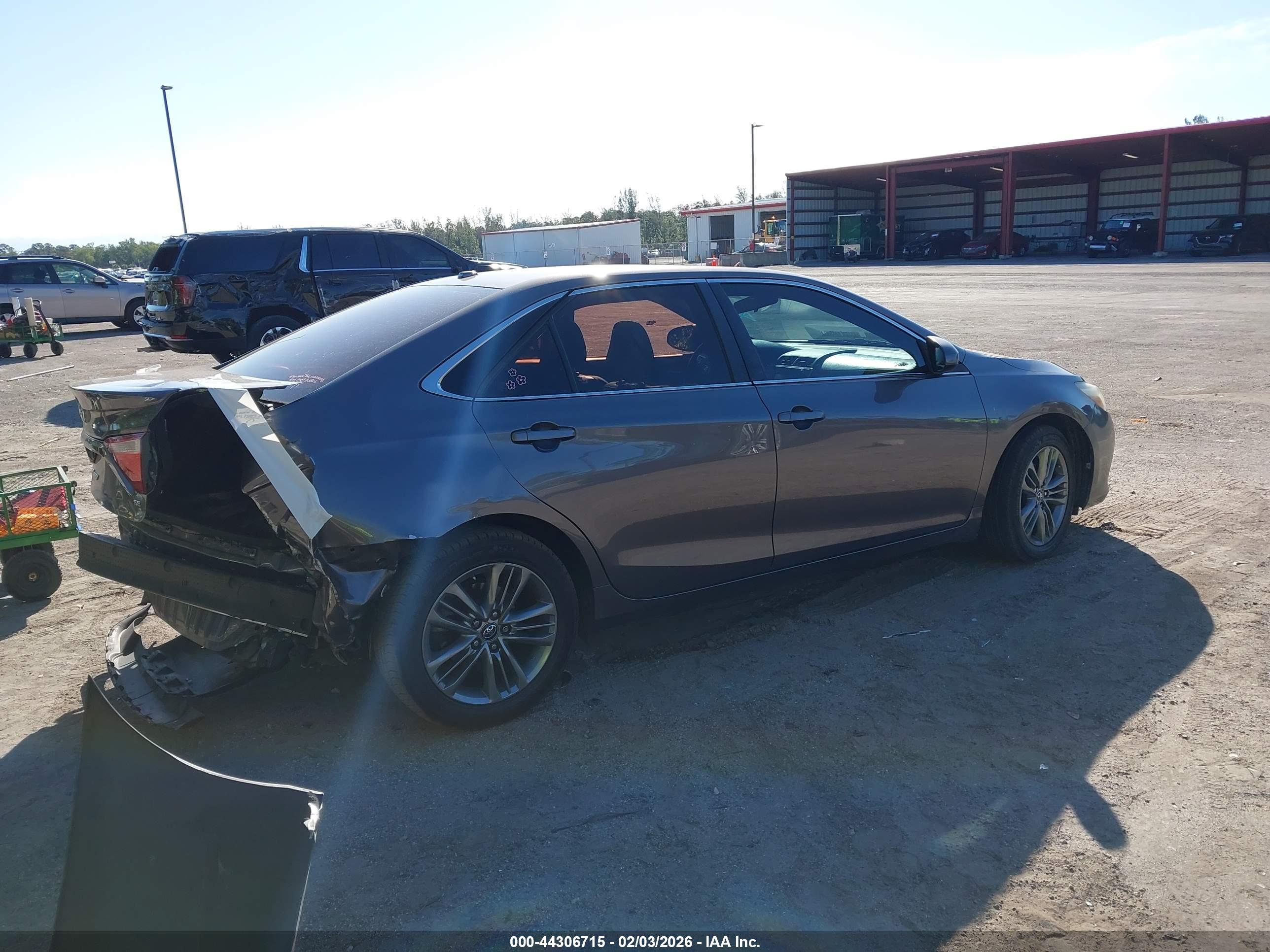 TOYOTA CAMRY image 4