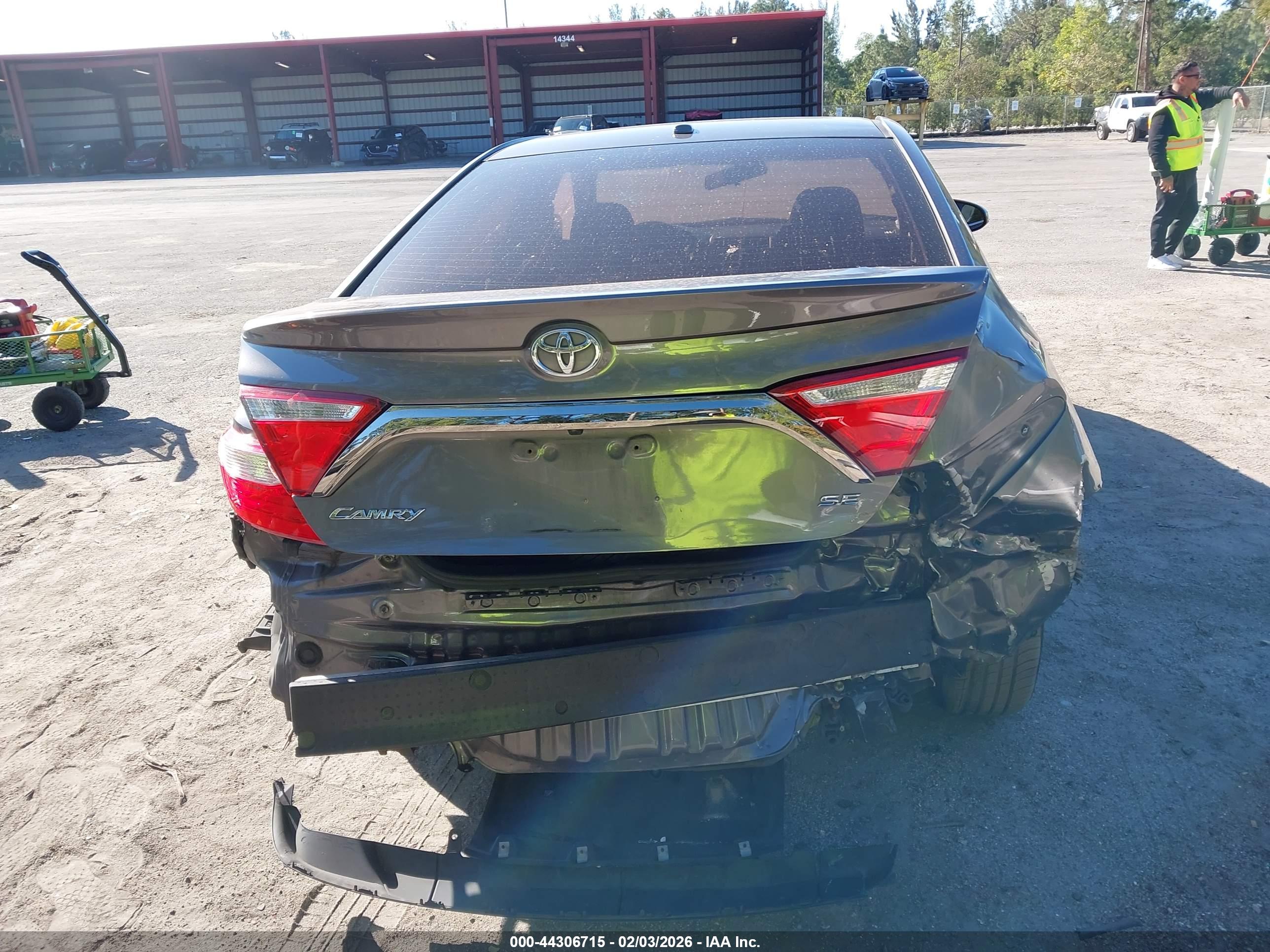TOYOTA CAMRY image 6