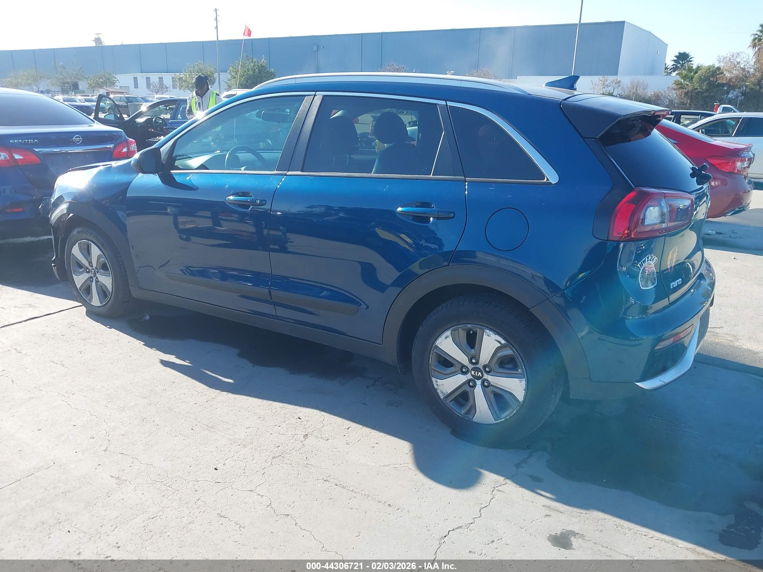 KIA NIRO image 3