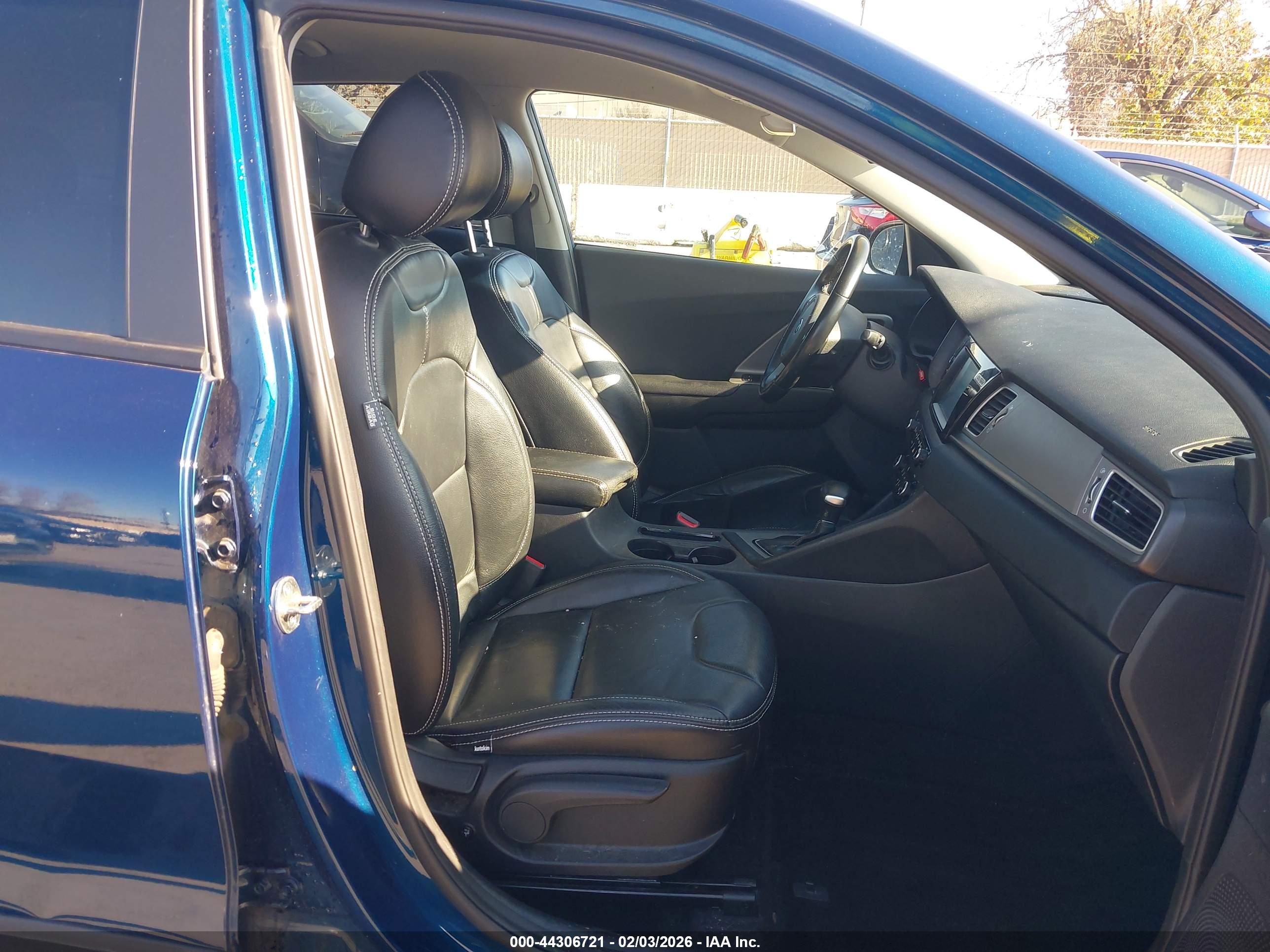 KIA NIRO image 5