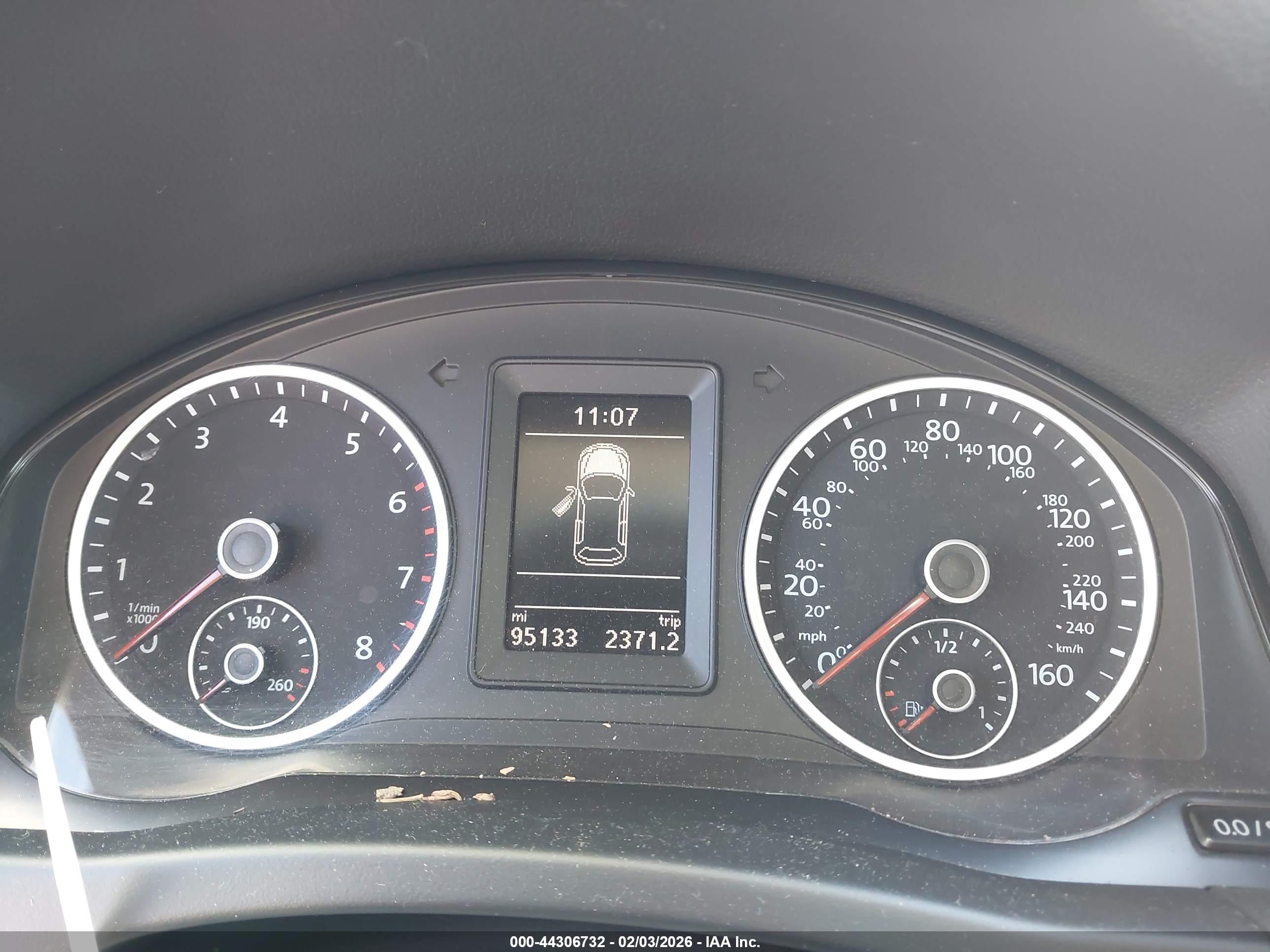 VOLKSWAGEN TIGUAN image 7
