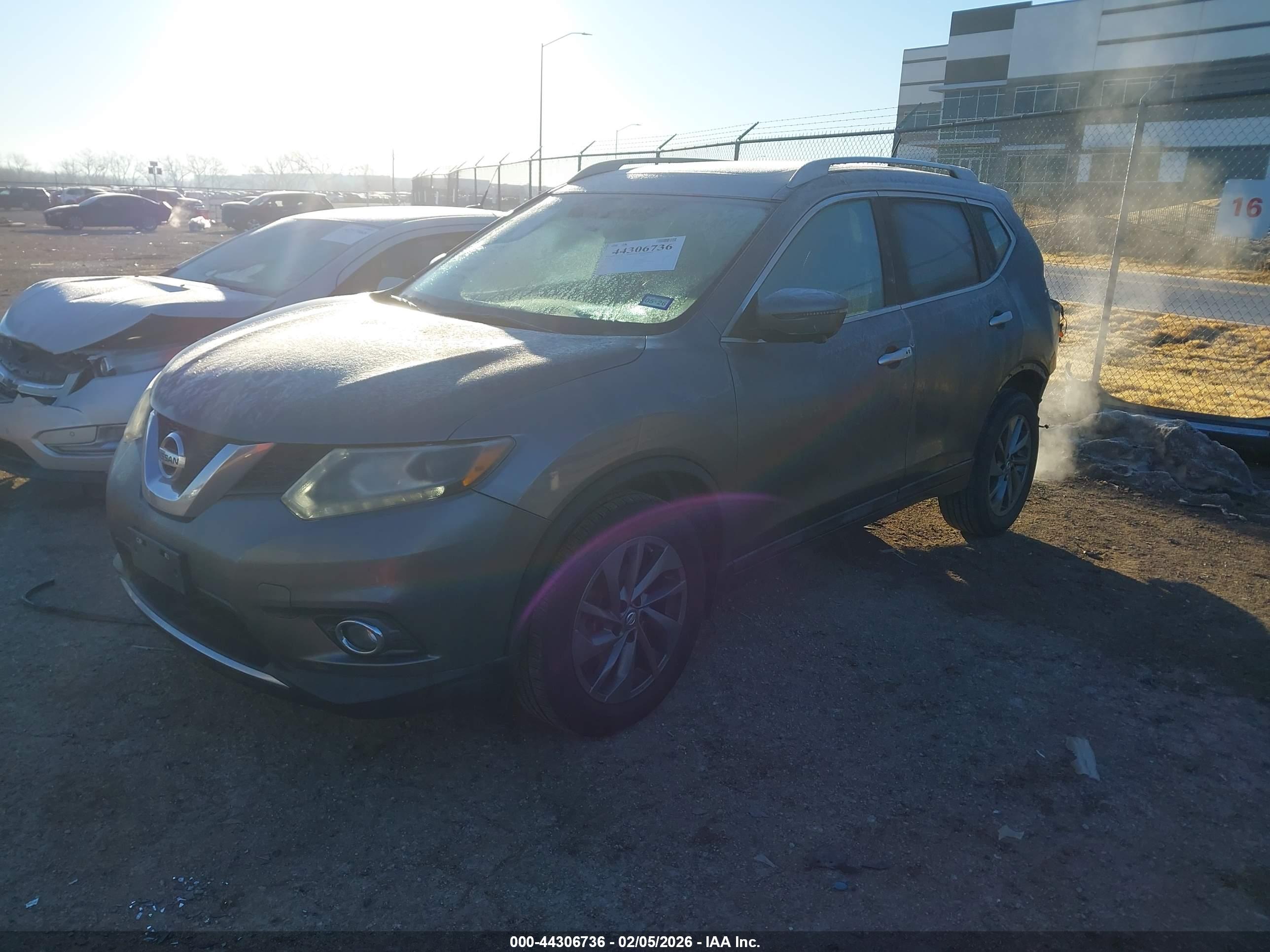 NISSAN ROGUE image 2