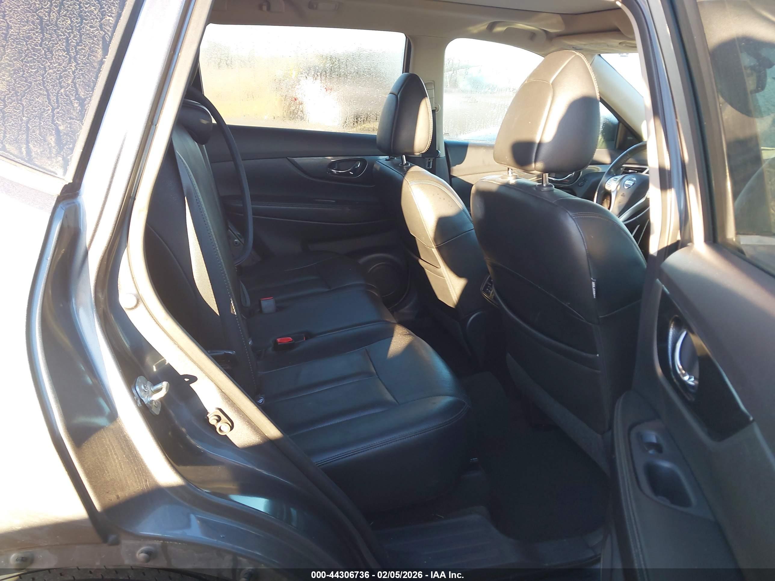 NISSAN ROGUE image 8