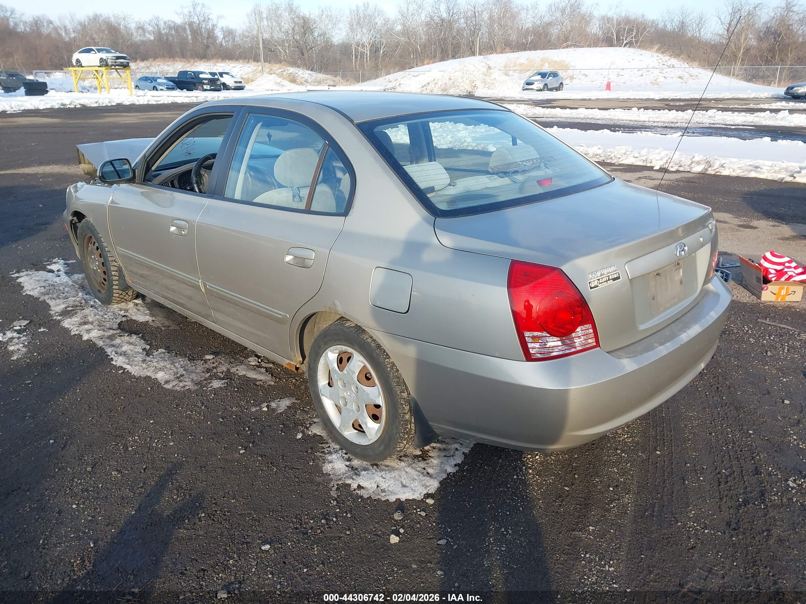 HYUNDAI ELANTRA image 3