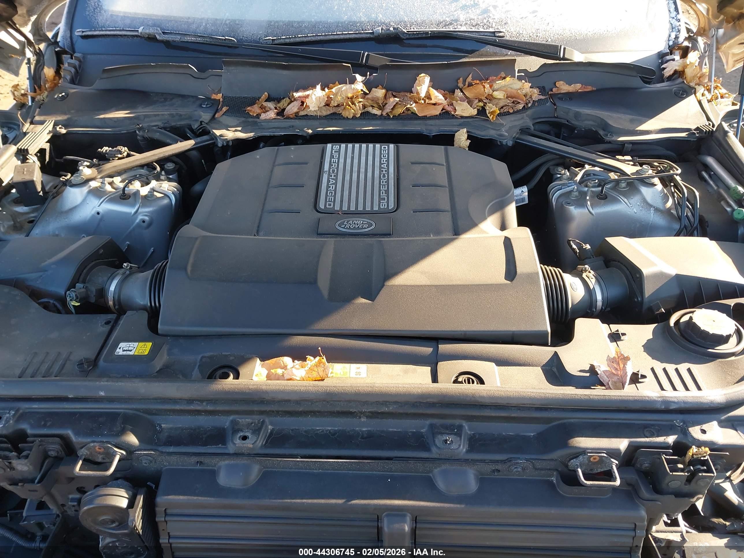 LAND ROVER image 10