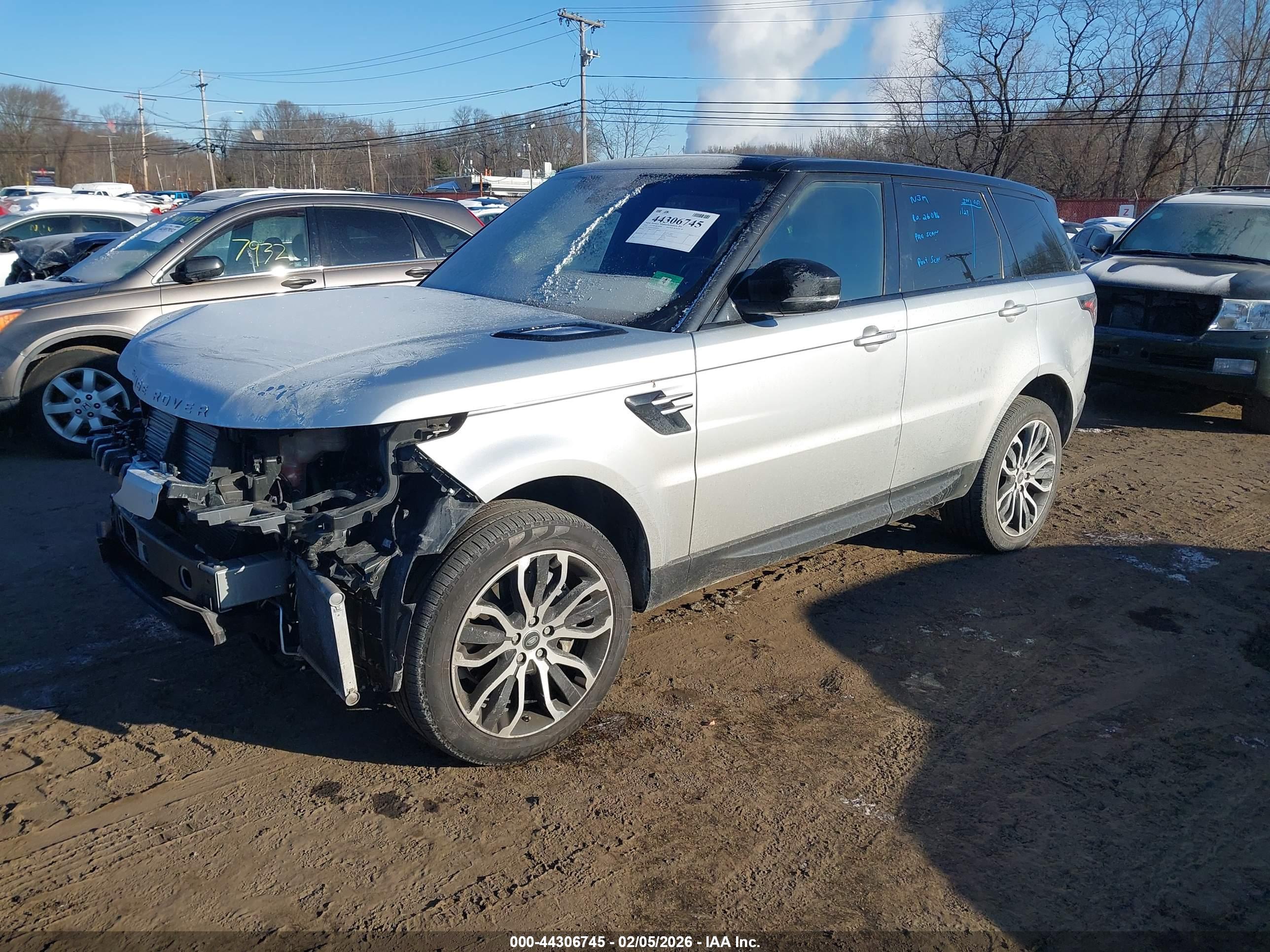 LAND ROVER image 2