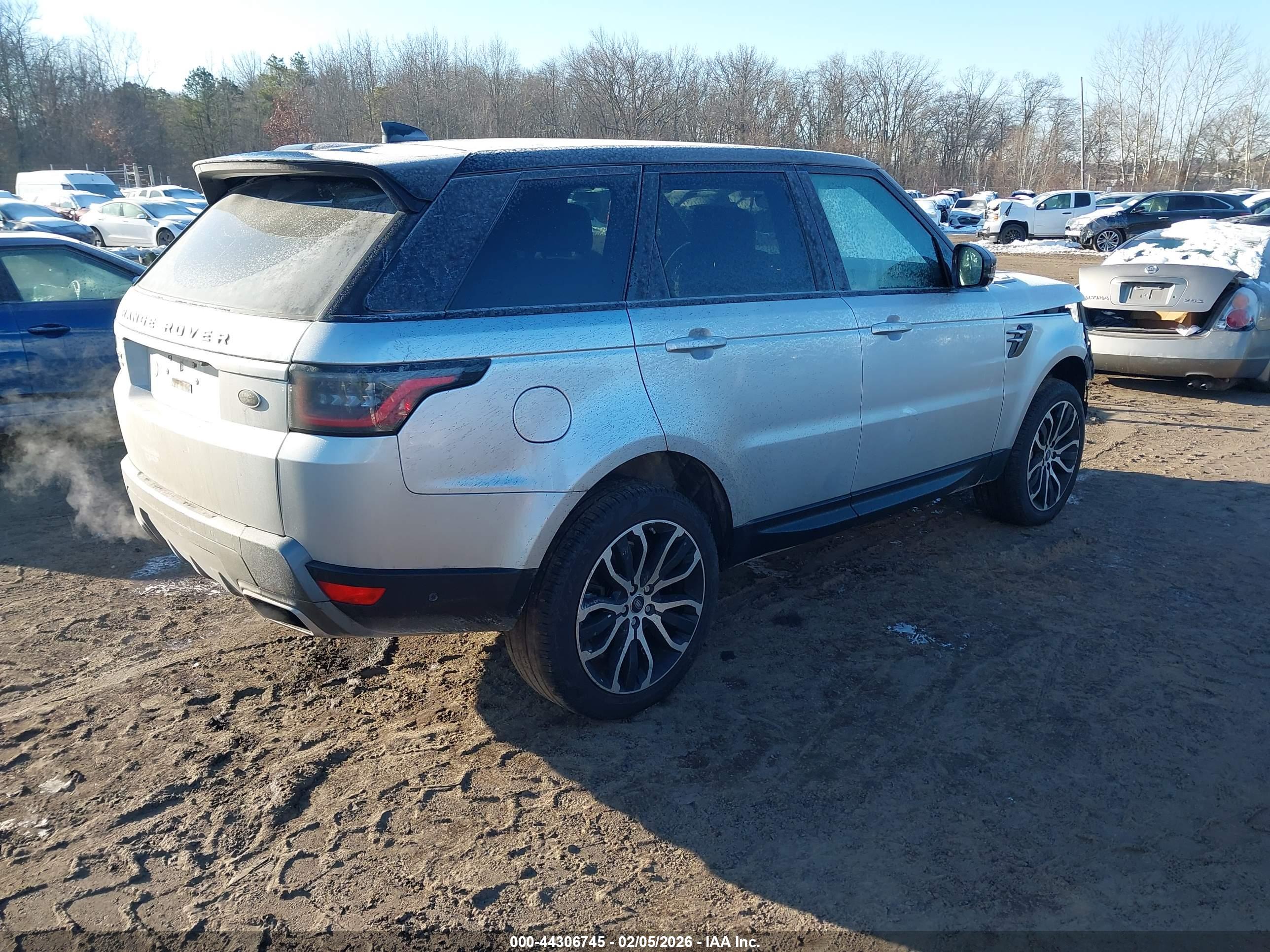 LAND ROVER image 4