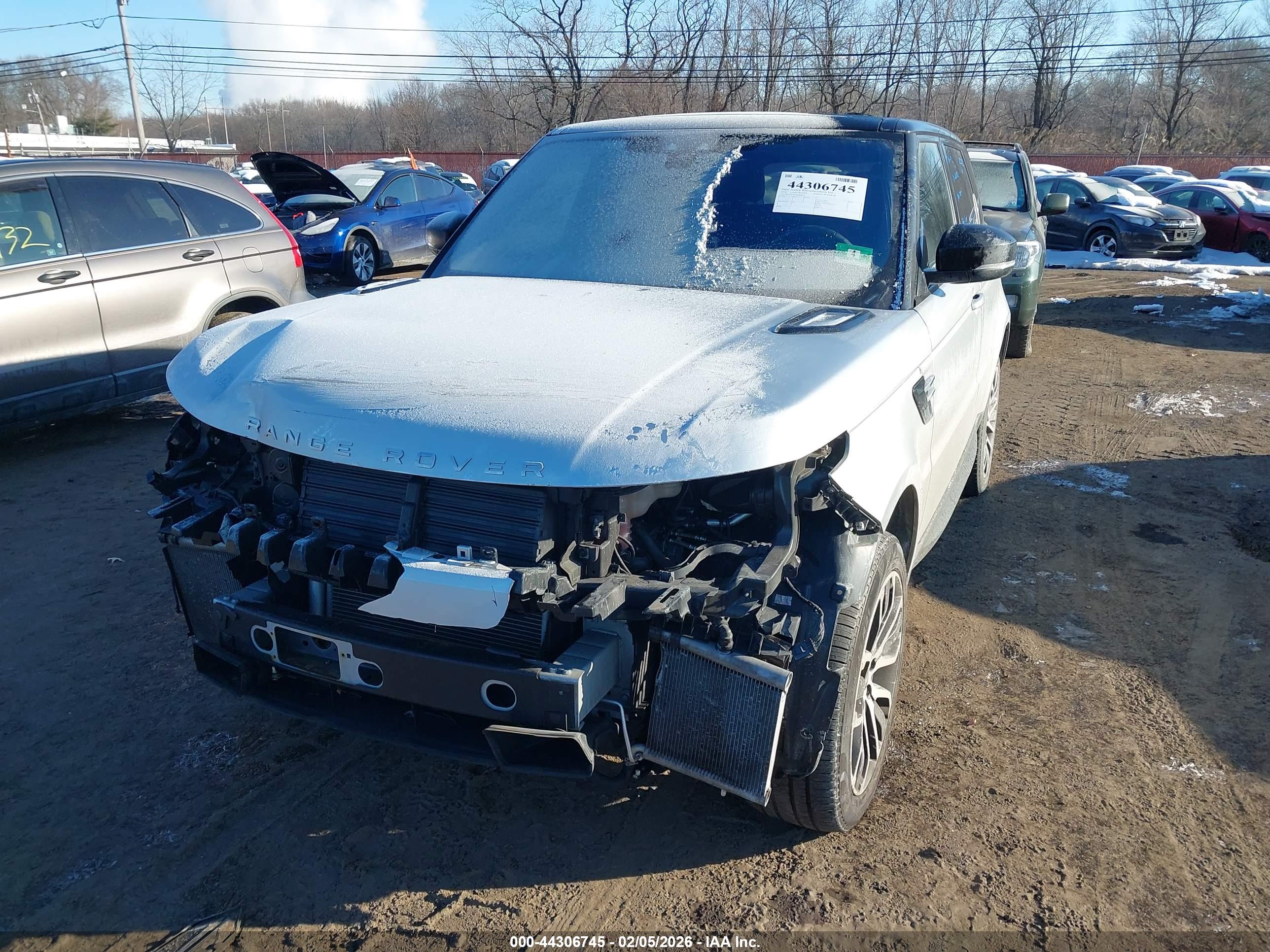 LAND ROVER image 6